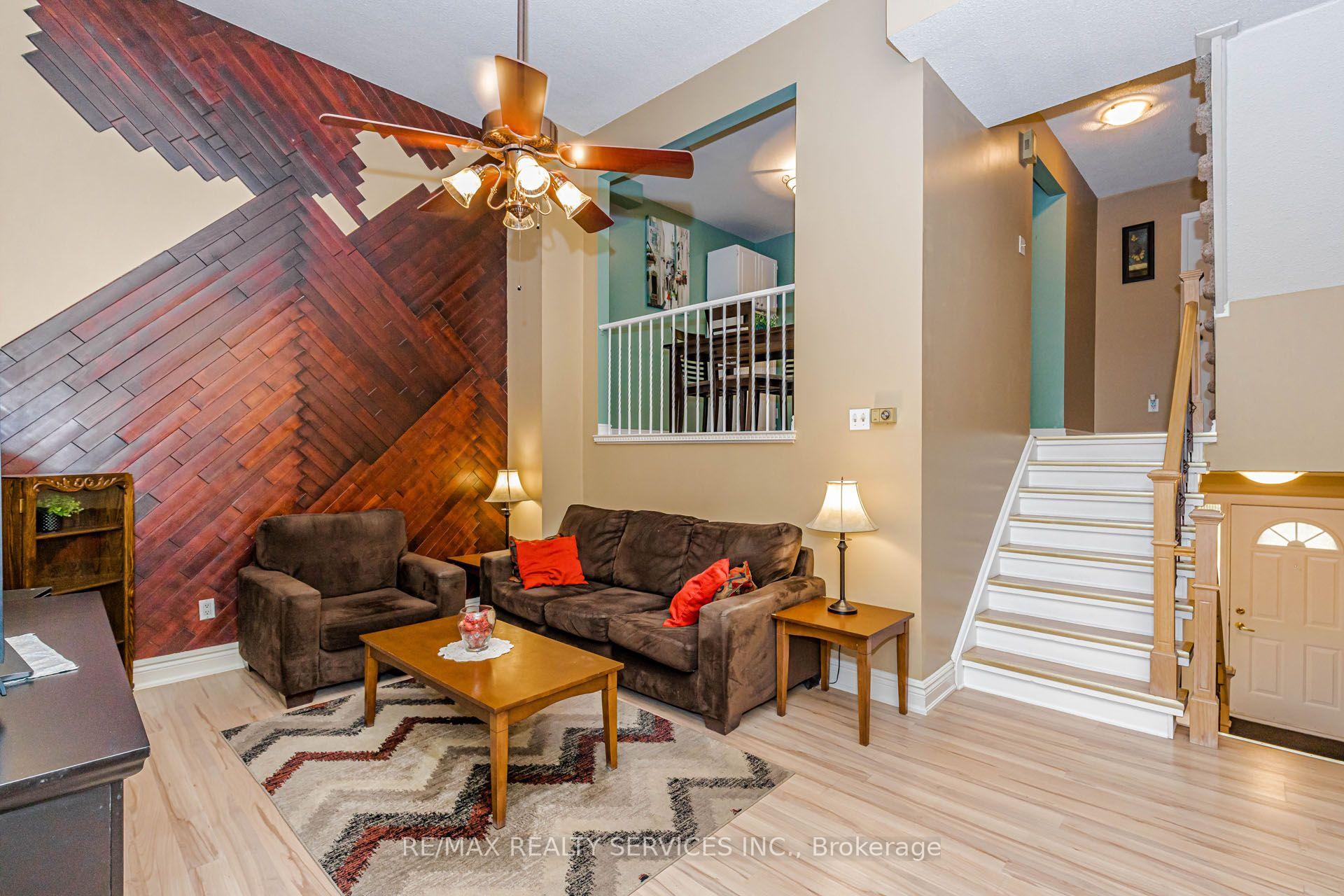 Photo 8 of 47 Dawson Crescent, Brampton, Brampton North — HOMEH