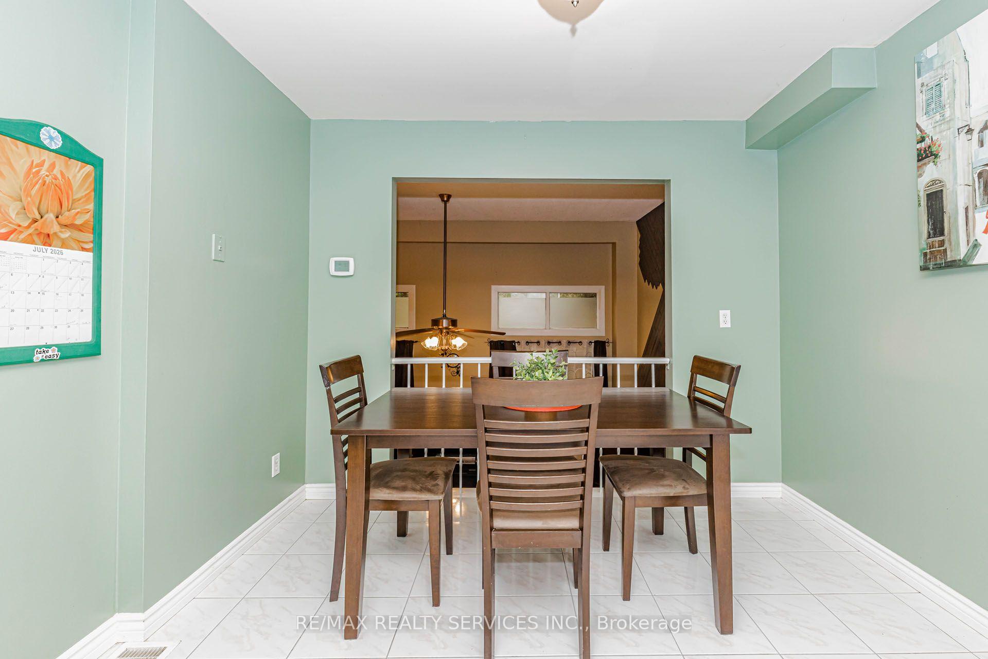 Photo 12 of 47 Dawson Crescent, Brampton, Brampton North — HOMEH