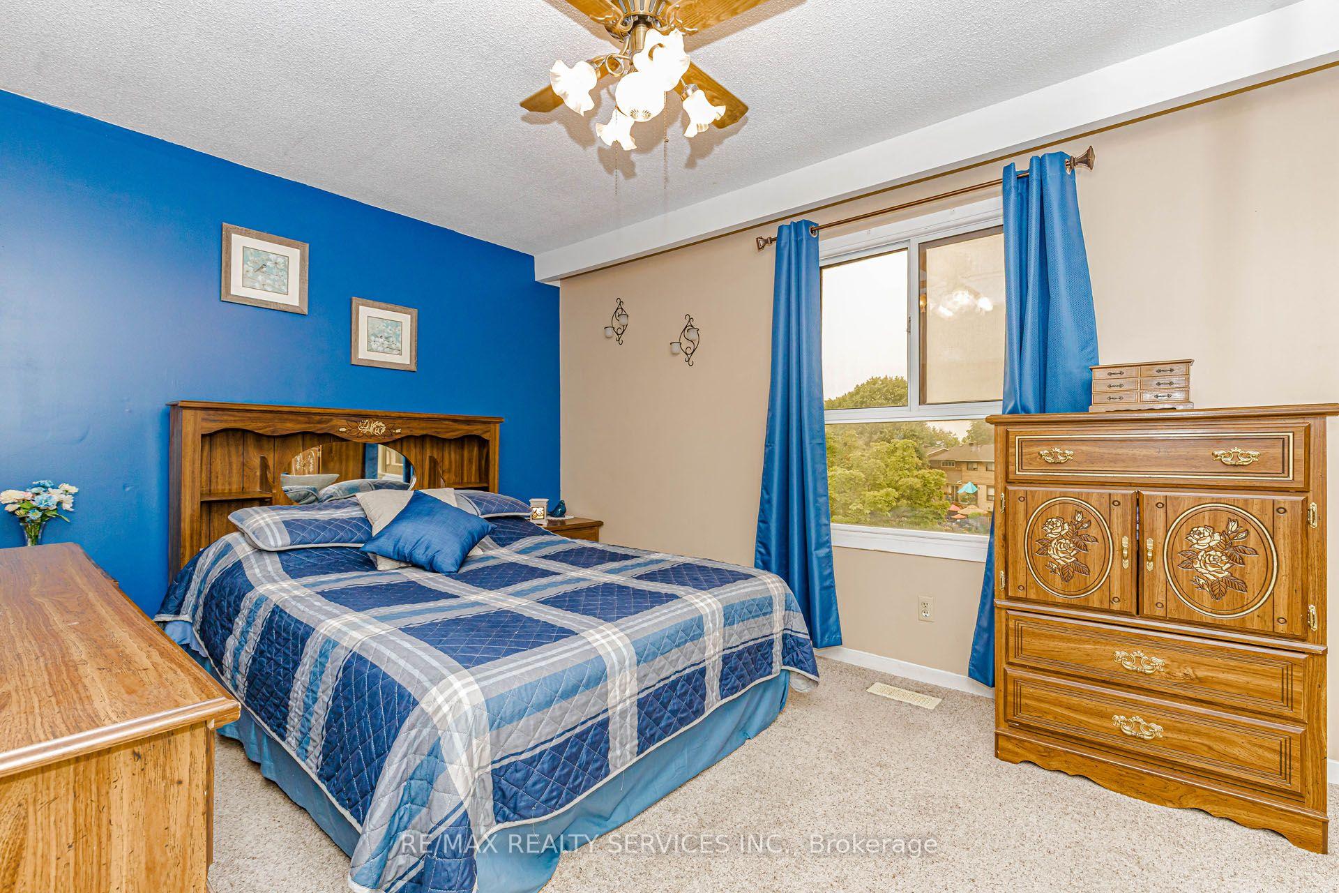 Photo 23 of 47 Dawson Crescent, Brampton, Brampton North — HOMEH
