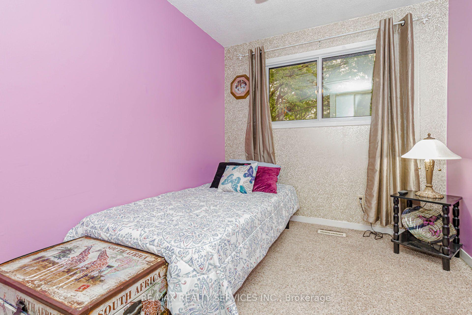 Photo 25 of 47 Dawson Crescent, Brampton, Brampton North — HOMEH