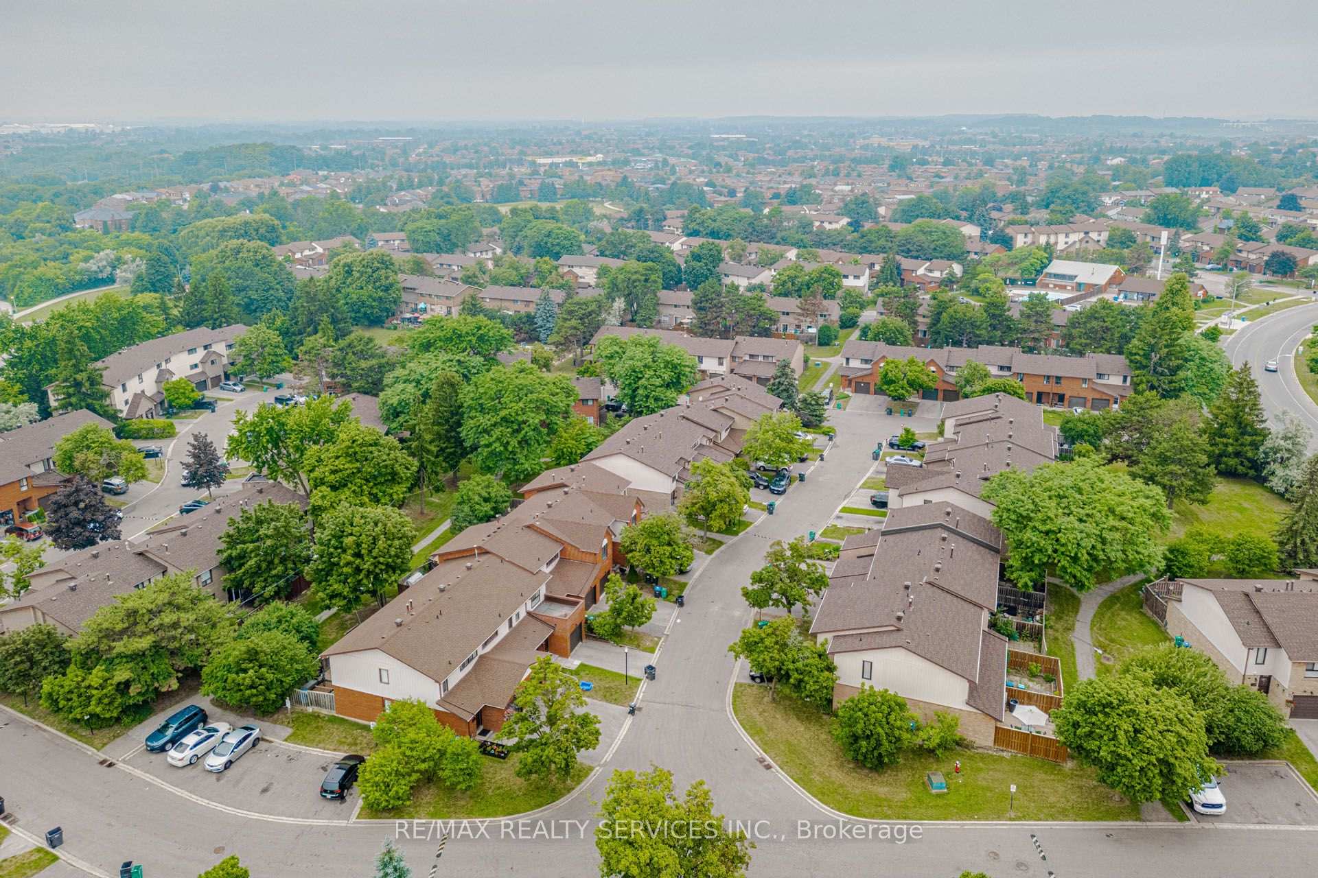 Photo 35 of 47 Dawson Crescent, Brampton, Brampton North — HOMEH