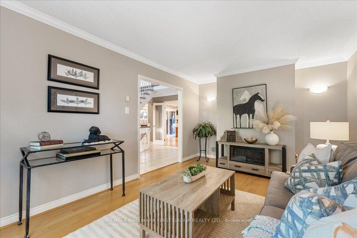 Photo 4 of 1159 Pebblestone Crescent, Pickering, Liverpool — HOMEH