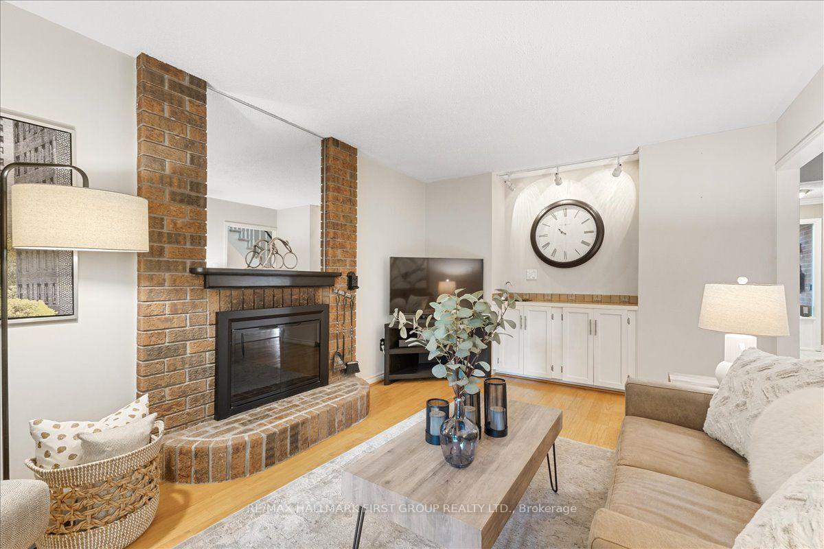 Photo 6 of 1159 Pebblestone Crescent, Pickering, Liverpool — HOMEH
