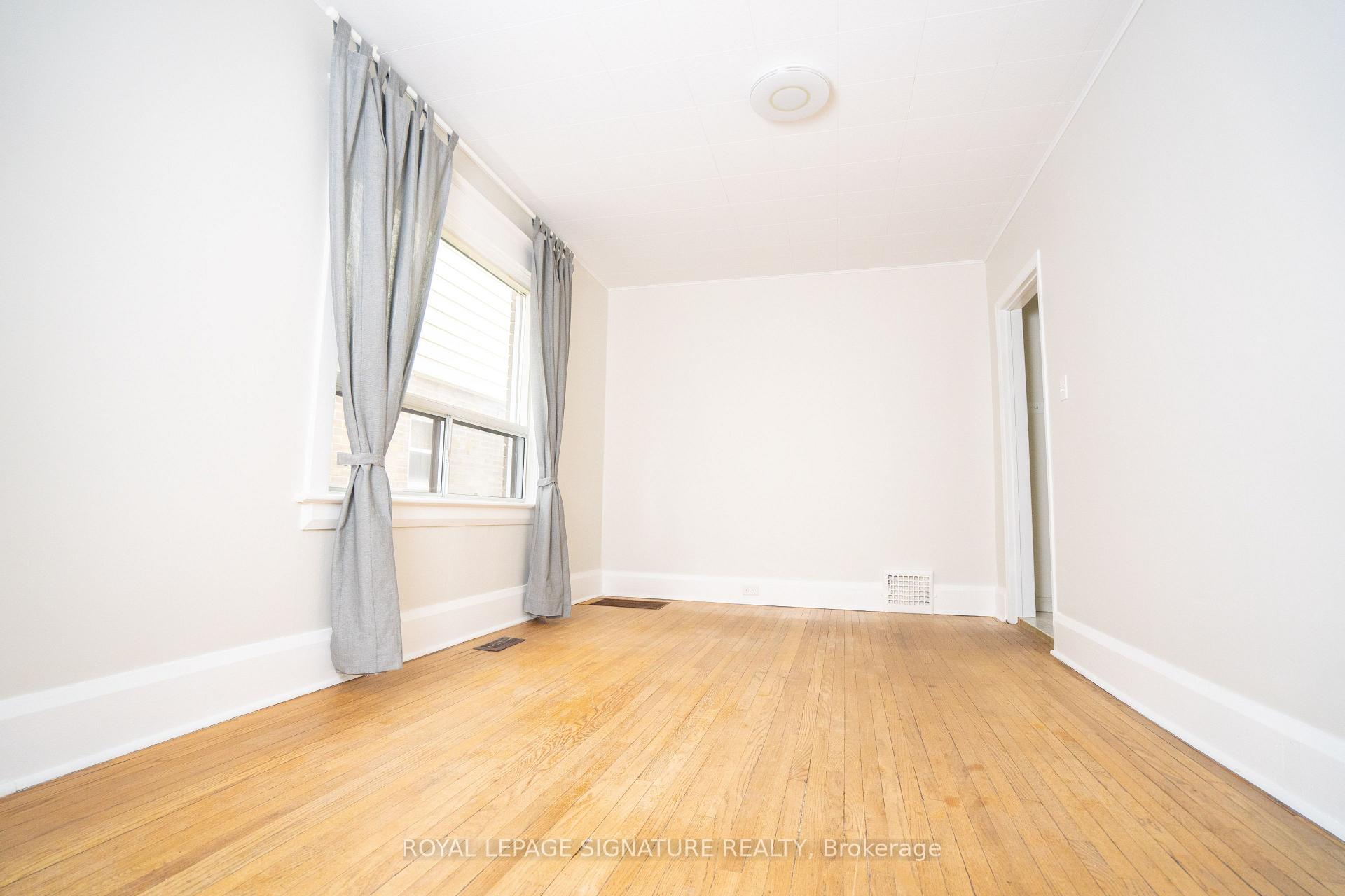 Photo 4 of Unit Upper, 393 Milverton Boulevard, Toronto, Danforth — HOMEH