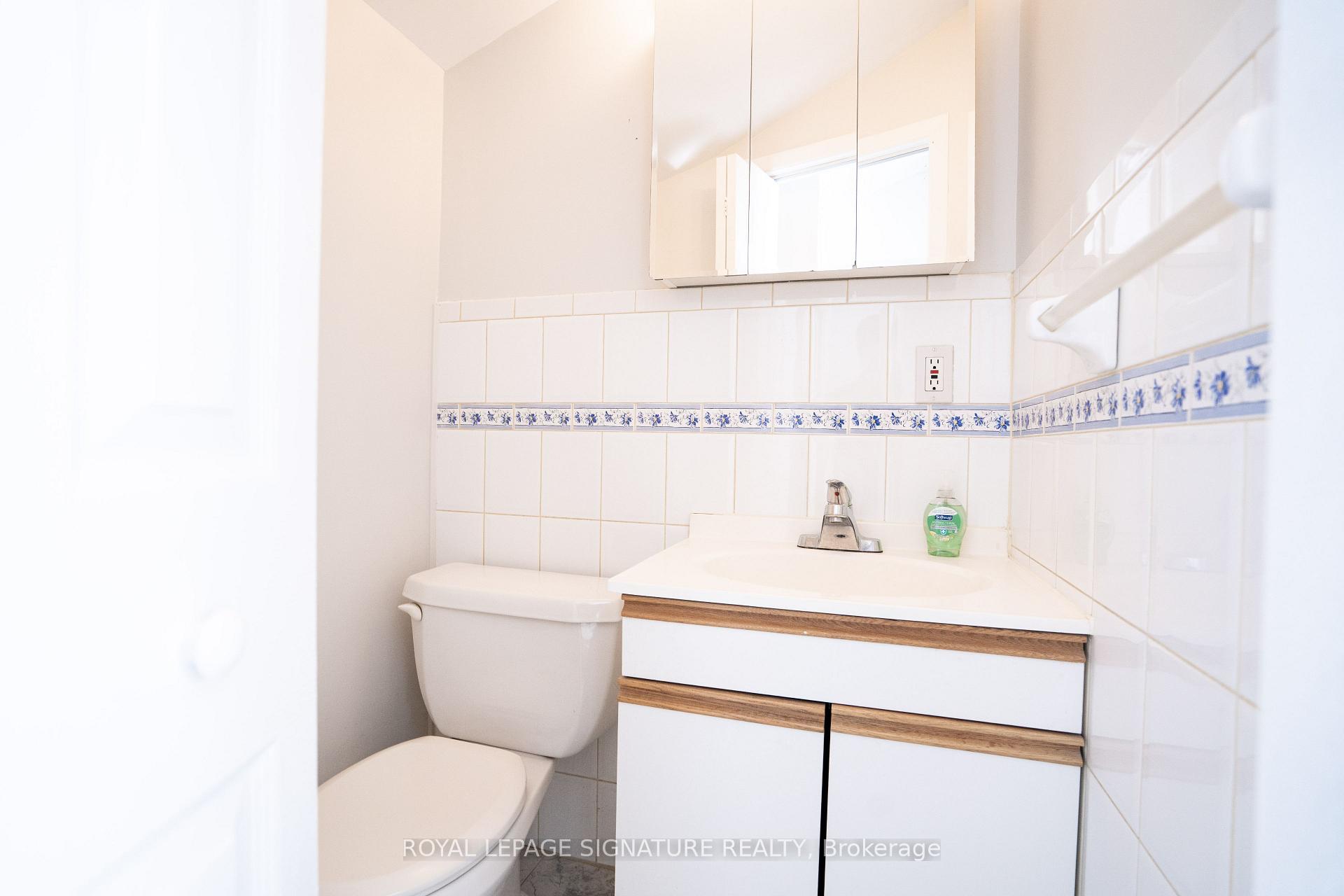Photo 6 of Unit Upper, 393 Milverton Boulevard, Toronto, Danforth — HOMEH