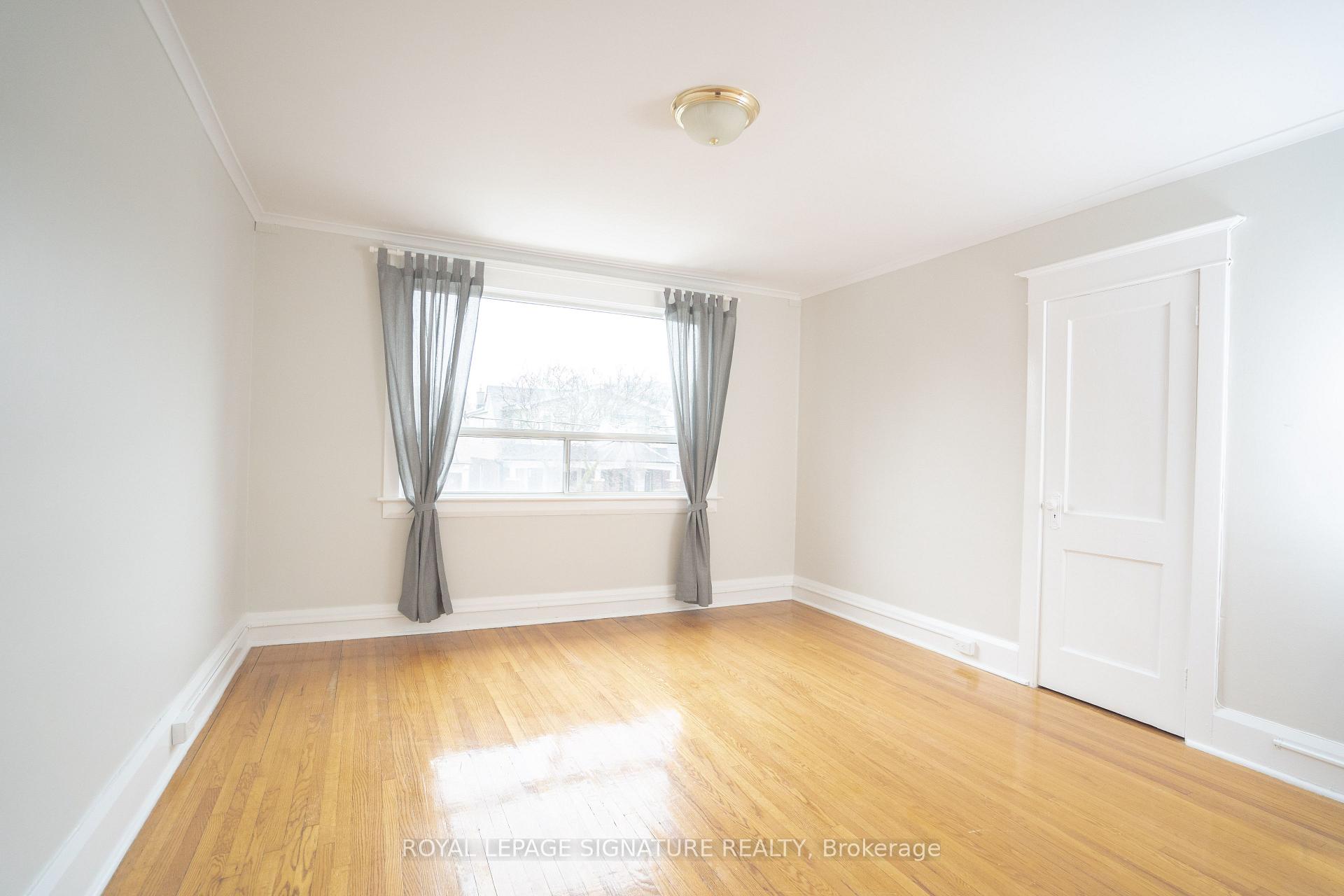 Photo 7 of Unit Upper, 393 Milverton Boulevard, Toronto, Danforth — HOMEH