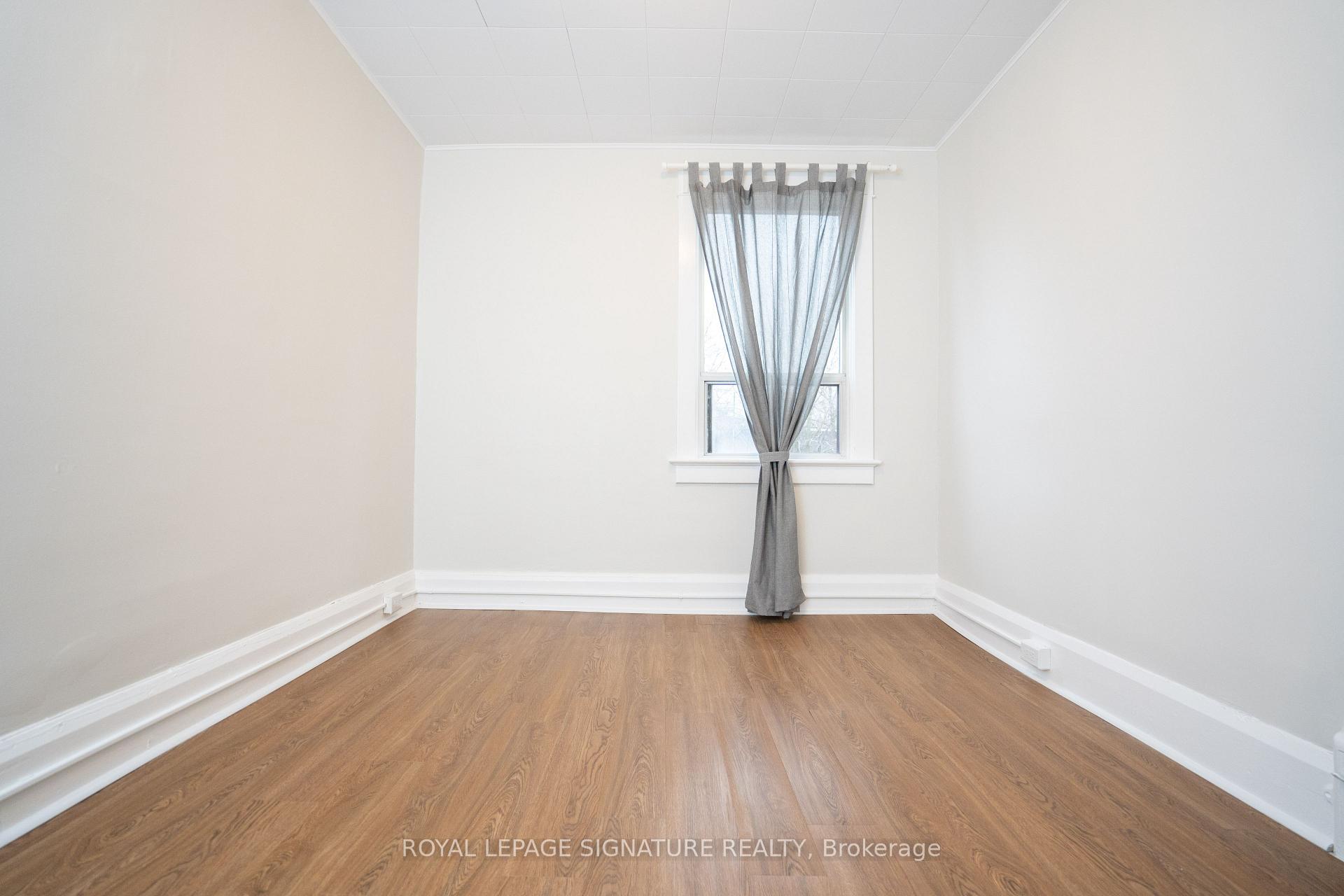 Photo 9 of Unit Upper, 393 Milverton Boulevard, Toronto, Danforth — HOMEH