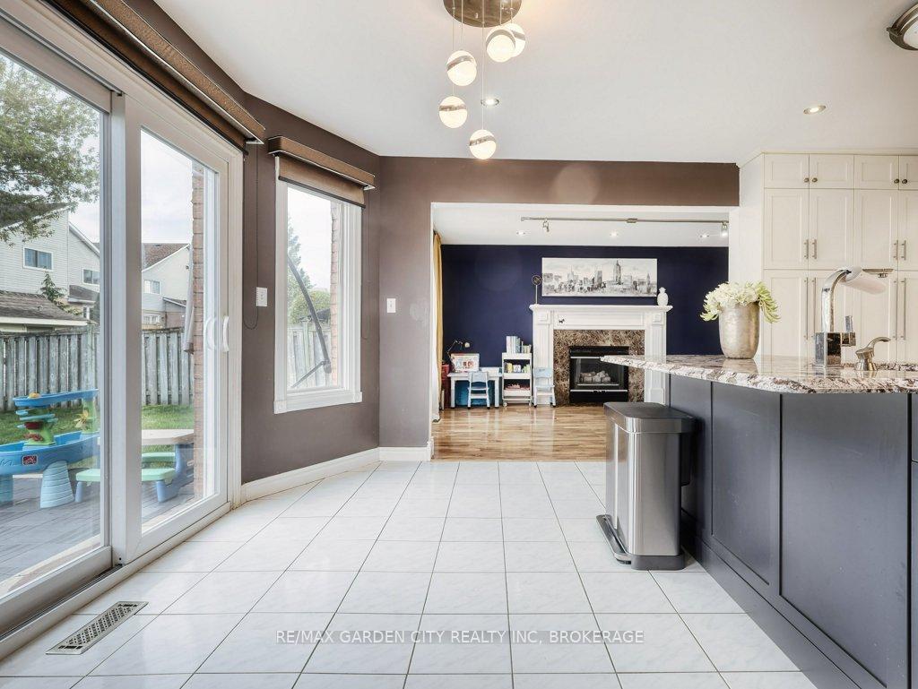 Photo 13 of 20 Consiglia Drive, St. Catharines, Rykert/Vansickle — HOMEH