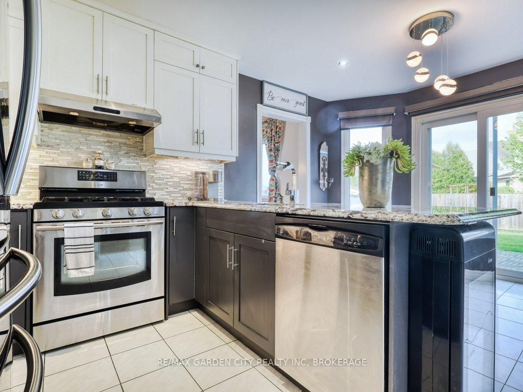 Photo 14 of 20 Consiglia Drive, St. Catharines, Rykert/Vansickle — HOMEH