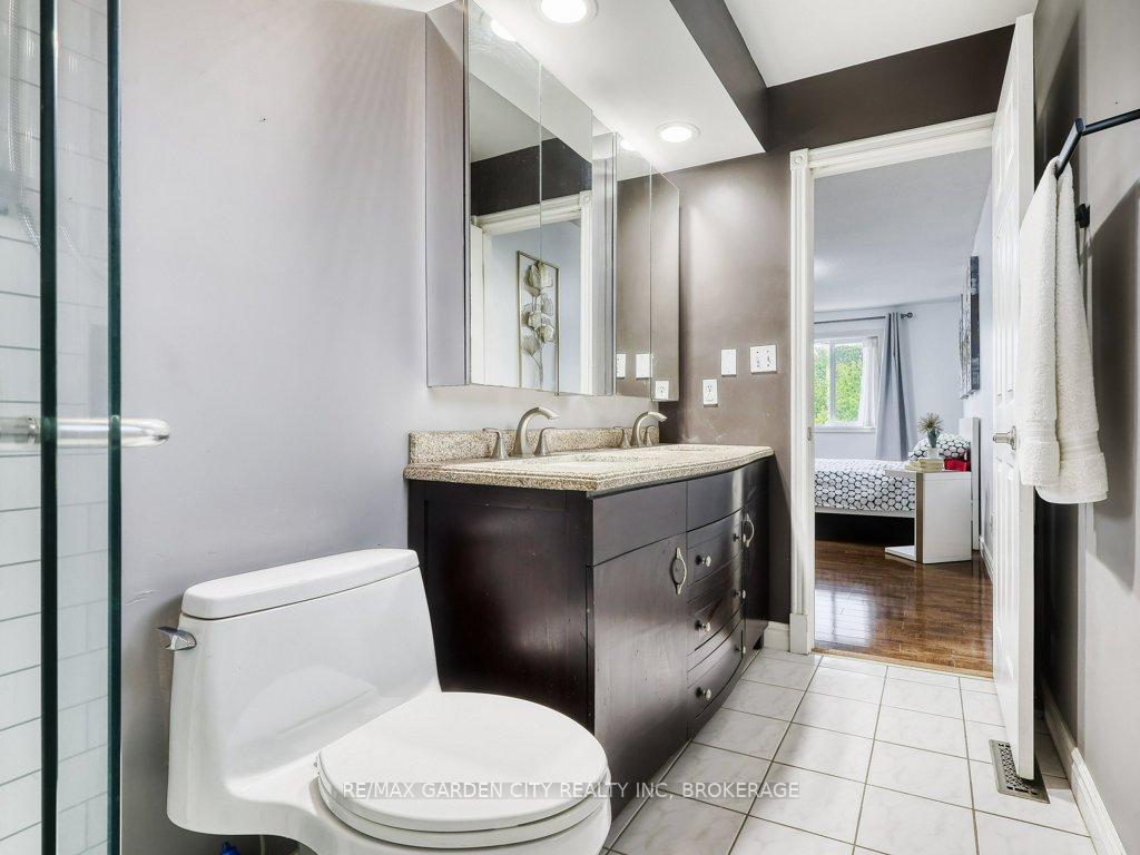 Photo 23 of 20 Consiglia Drive, St. Catharines, Rykert/Vansickle — HOMEH
