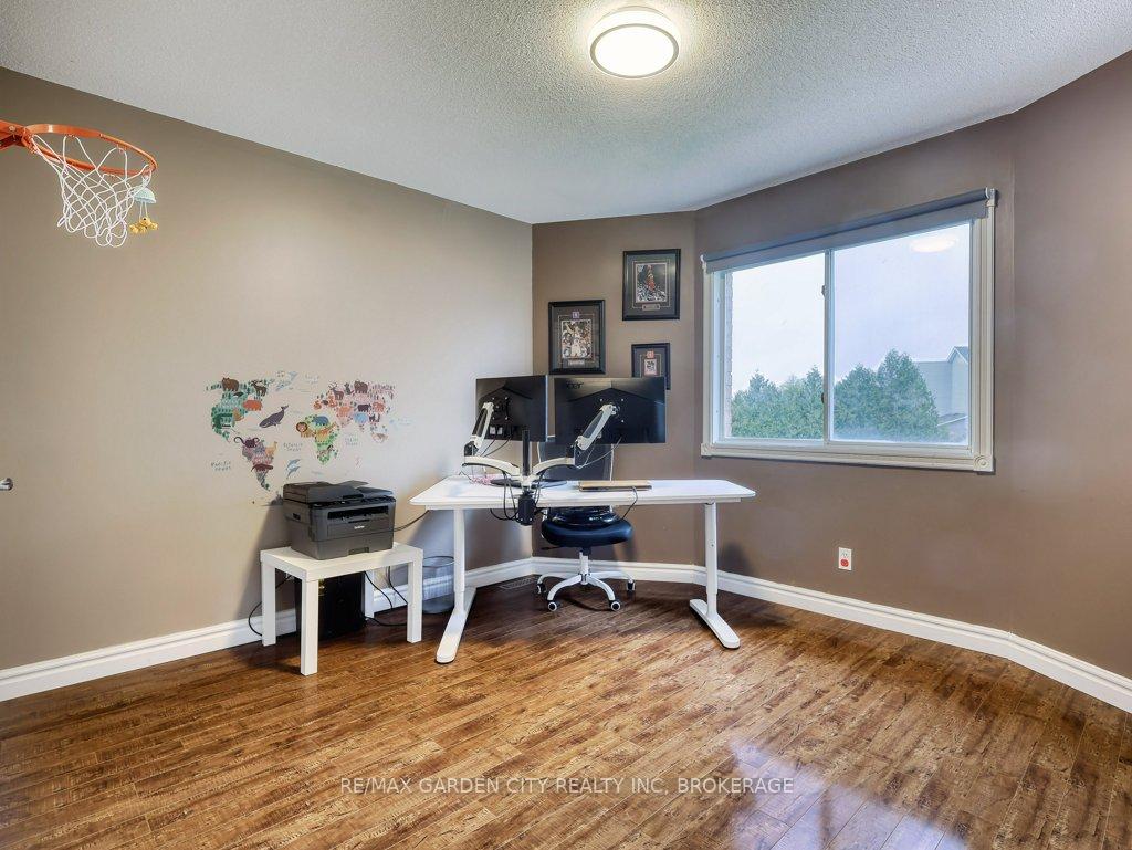 Photo 25 of 20 Consiglia Drive, St. Catharines, Rykert/Vansickle — HOMEH