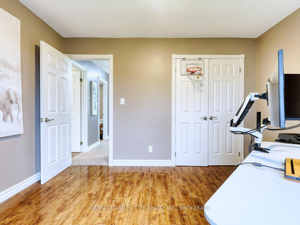 Photo 26 of 20 Consiglia Drive, St. Catharines, Rykert/Vansickle — HOMEH