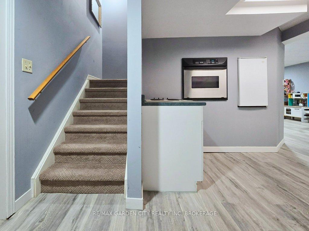 Photo 33 of 20 Consiglia Drive, St. Catharines, Rykert/Vansickle — HOMEH