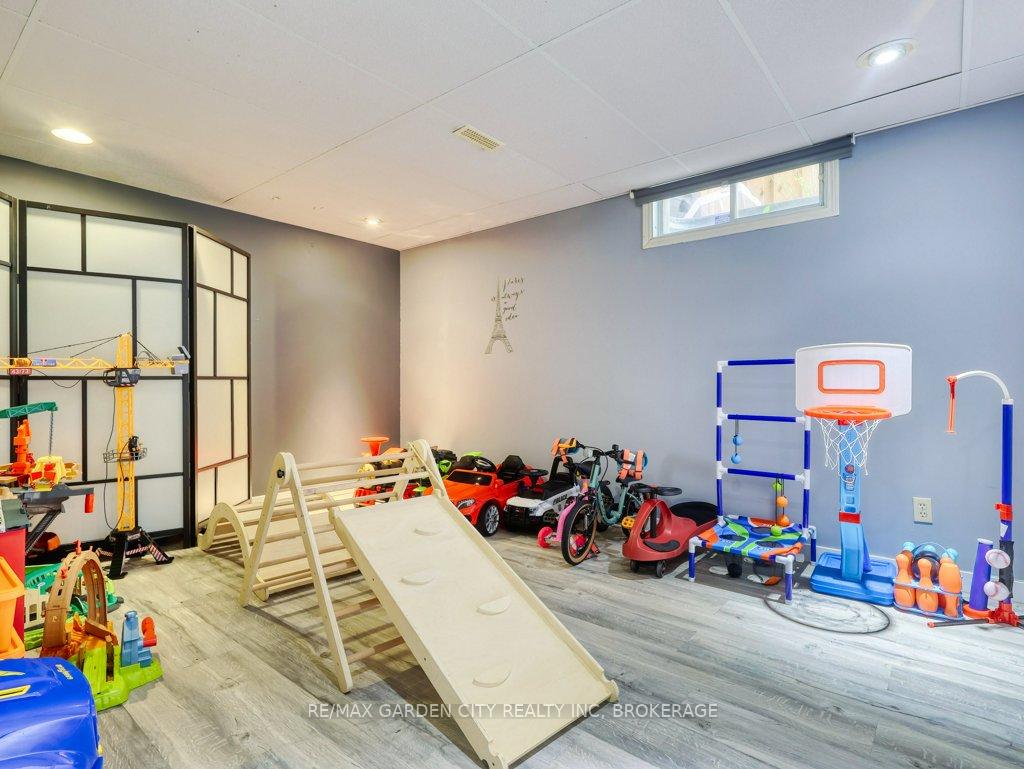 Photo 38 of 20 Consiglia Drive, St. Catharines, Rykert/Vansickle — HOMEH