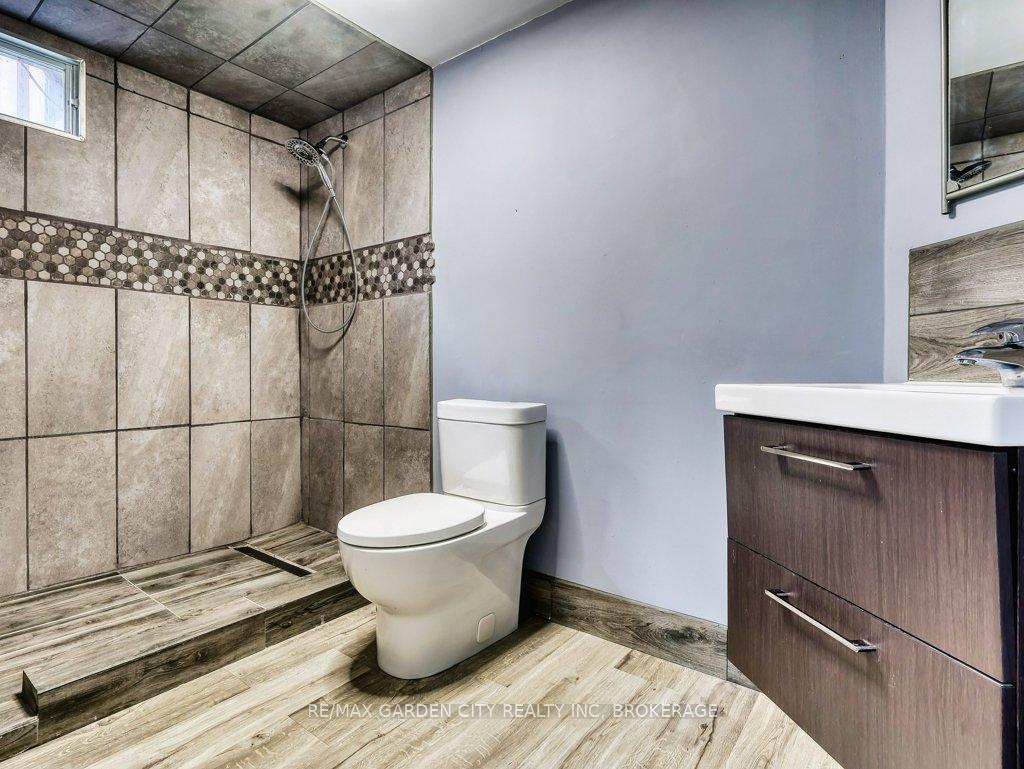 Photo 40 of 20 Consiglia Drive, St. Catharines, Rykert/Vansickle — HOMEH