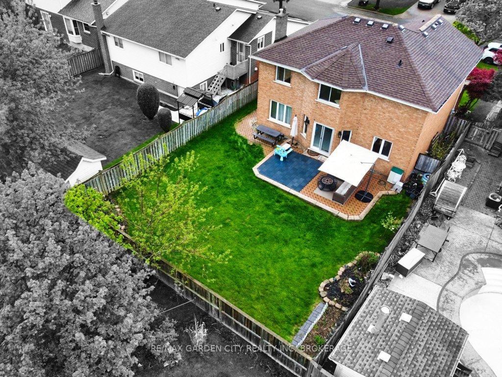 Photo 42 of 20 Consiglia Drive, St. Catharines, Rykert/Vansickle — HOMEH