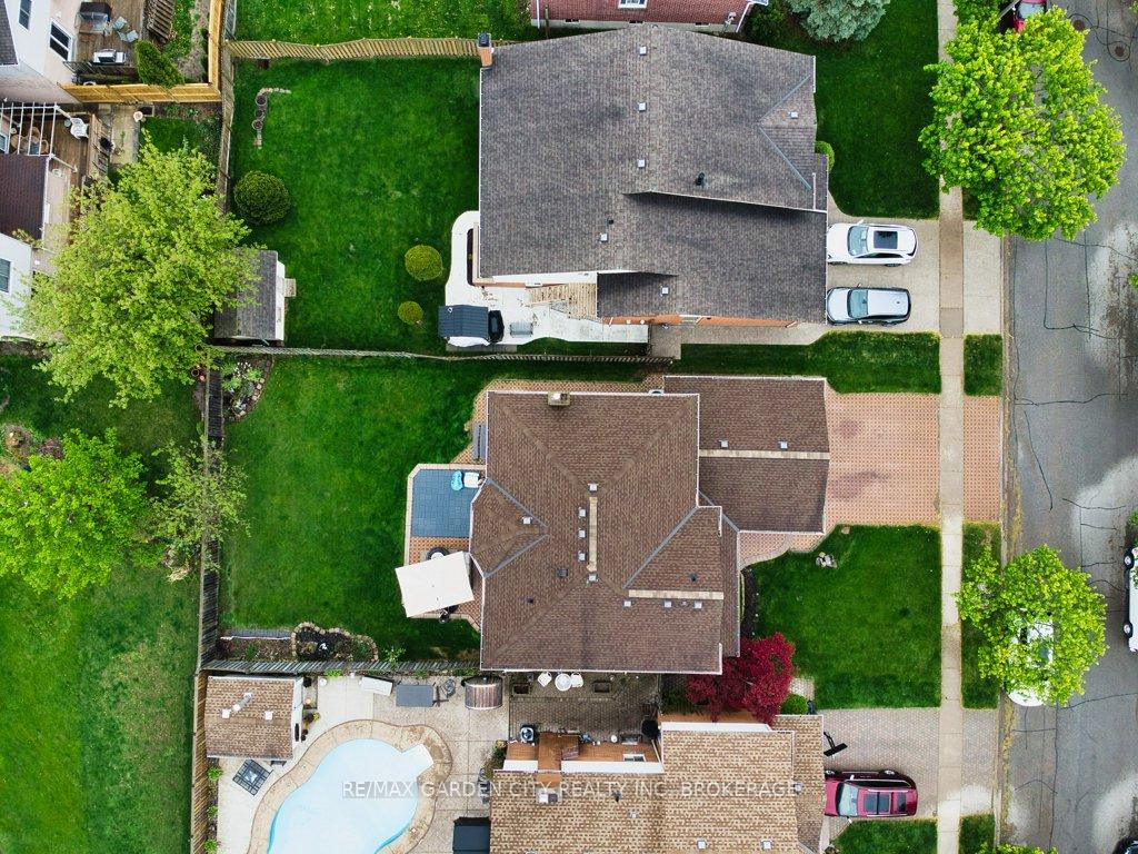 Photo 45 of 20 Consiglia Drive, St. Catharines, Rykert/Vansickle — HOMEH