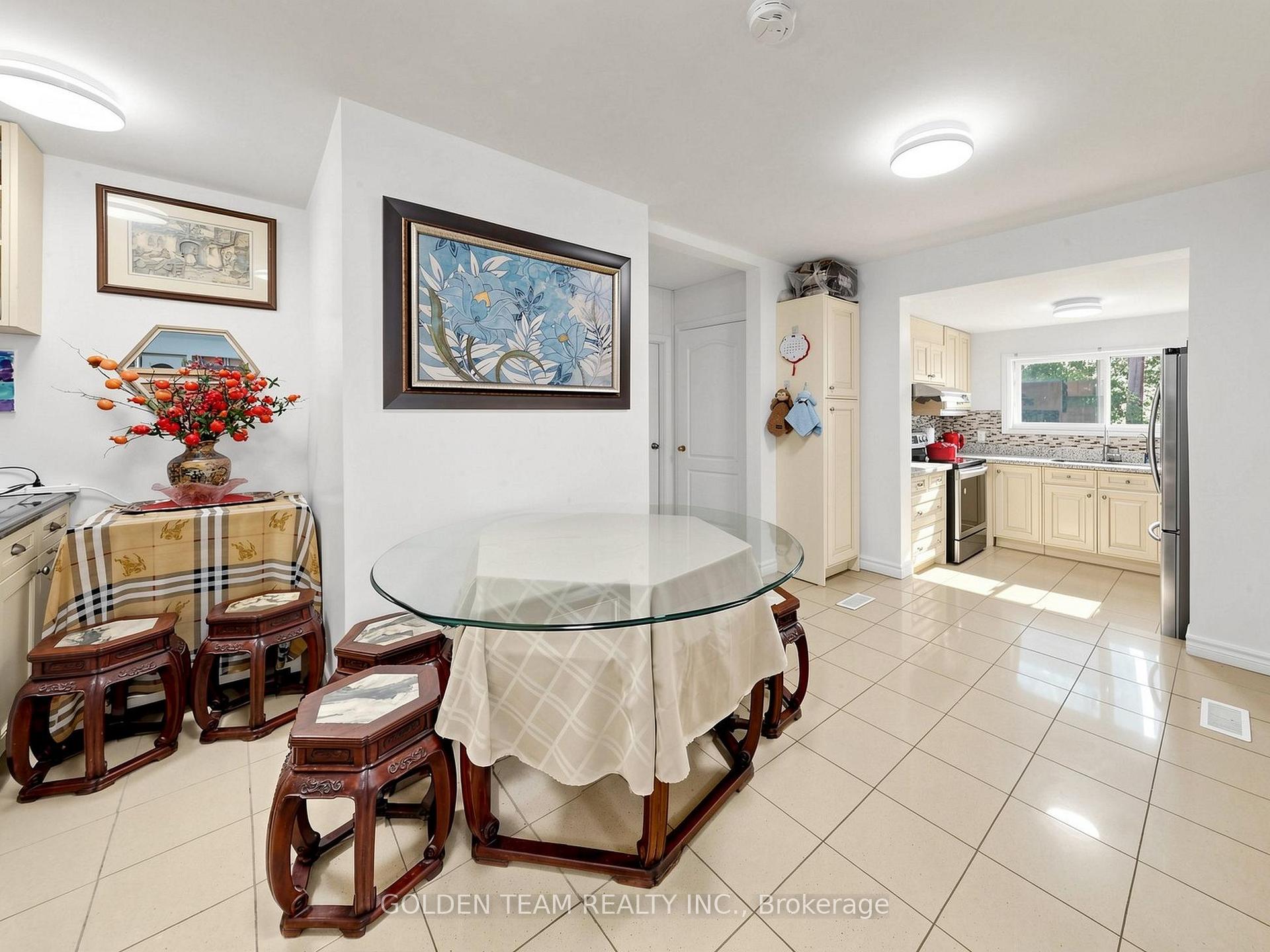 Photo 16 of 242 Ridge Road, Aurora, Aurora Estates — HOMEH