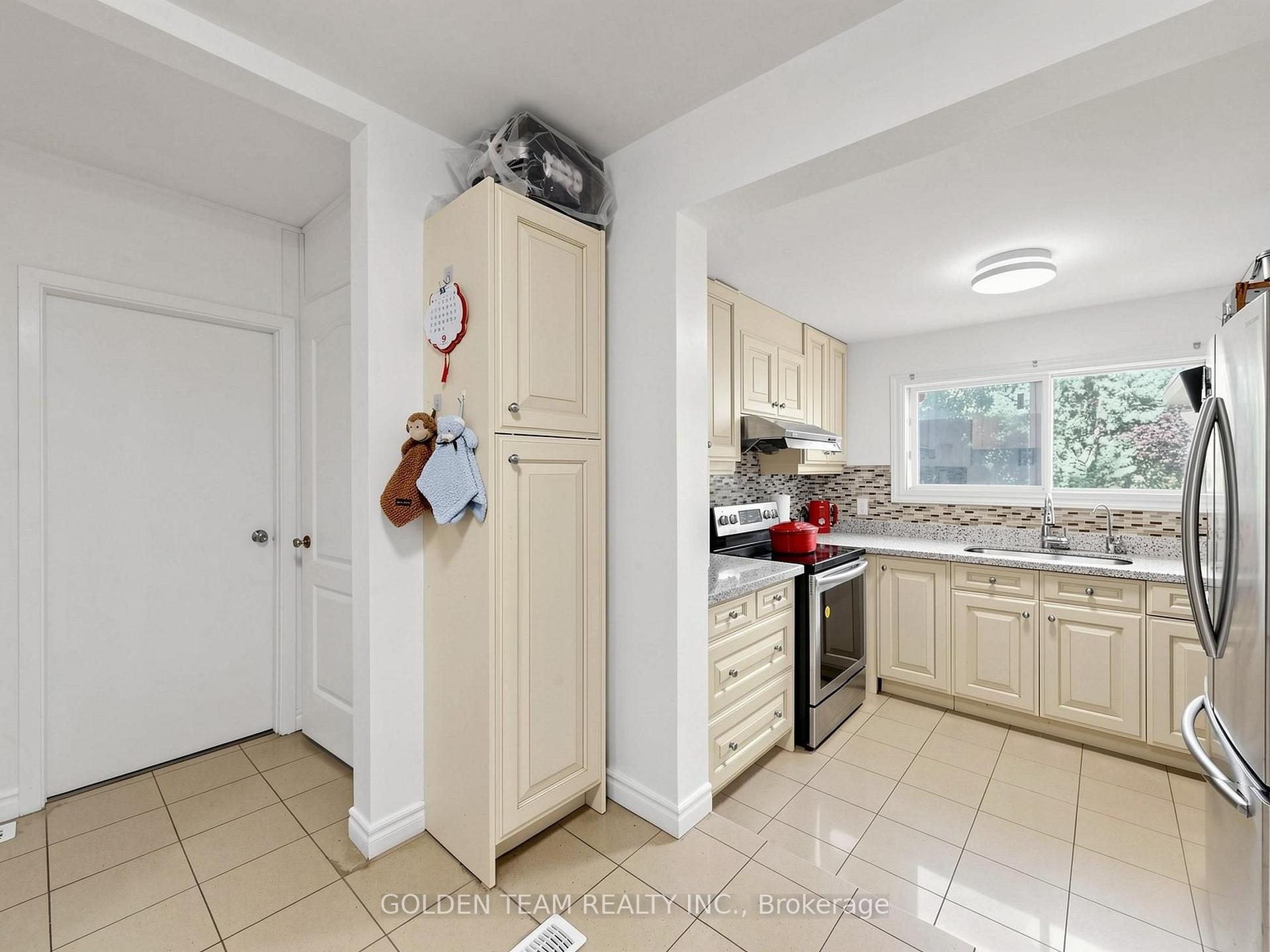 Photo 19 of 242 Ridge Road, Aurora, Aurora Estates — HOMEH
