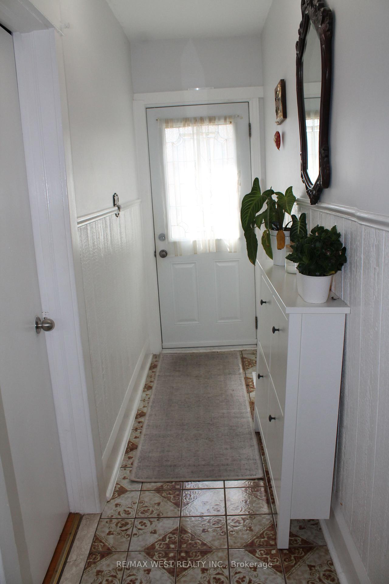 Photo 2 of 11A Woodcroft Crescent, Toronto, Caledonia-Fairbank — HOMEH