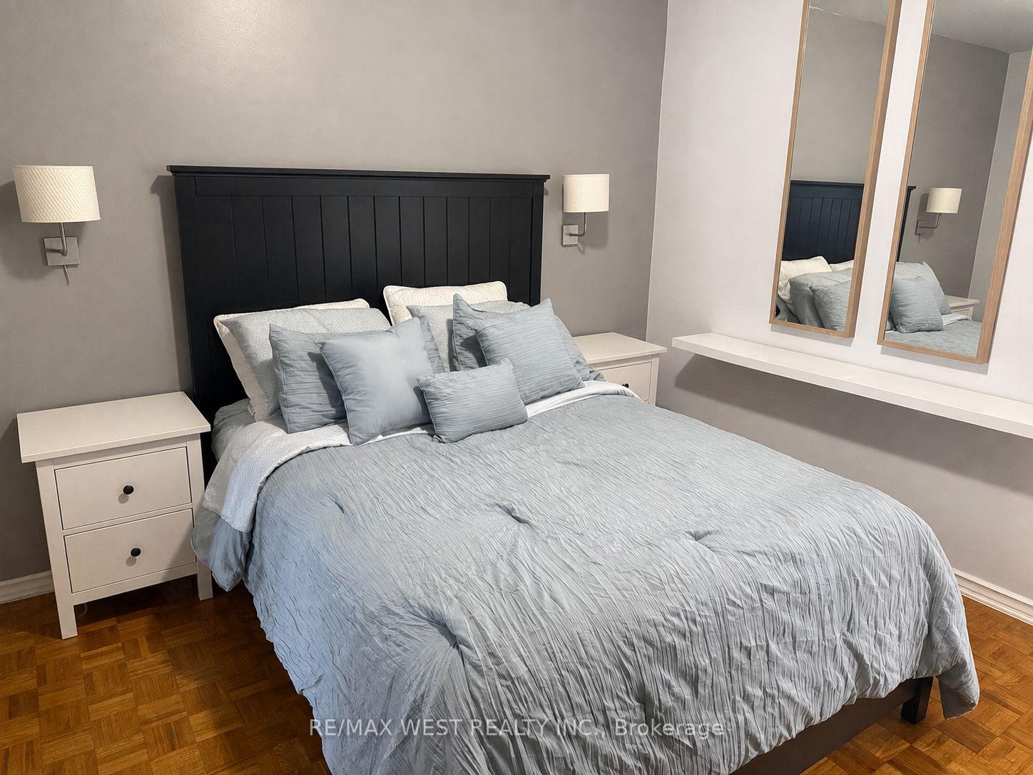 Photo 7 of 11A Woodcroft Crescent, Toronto, Caledonia-Fairbank — HOMEH