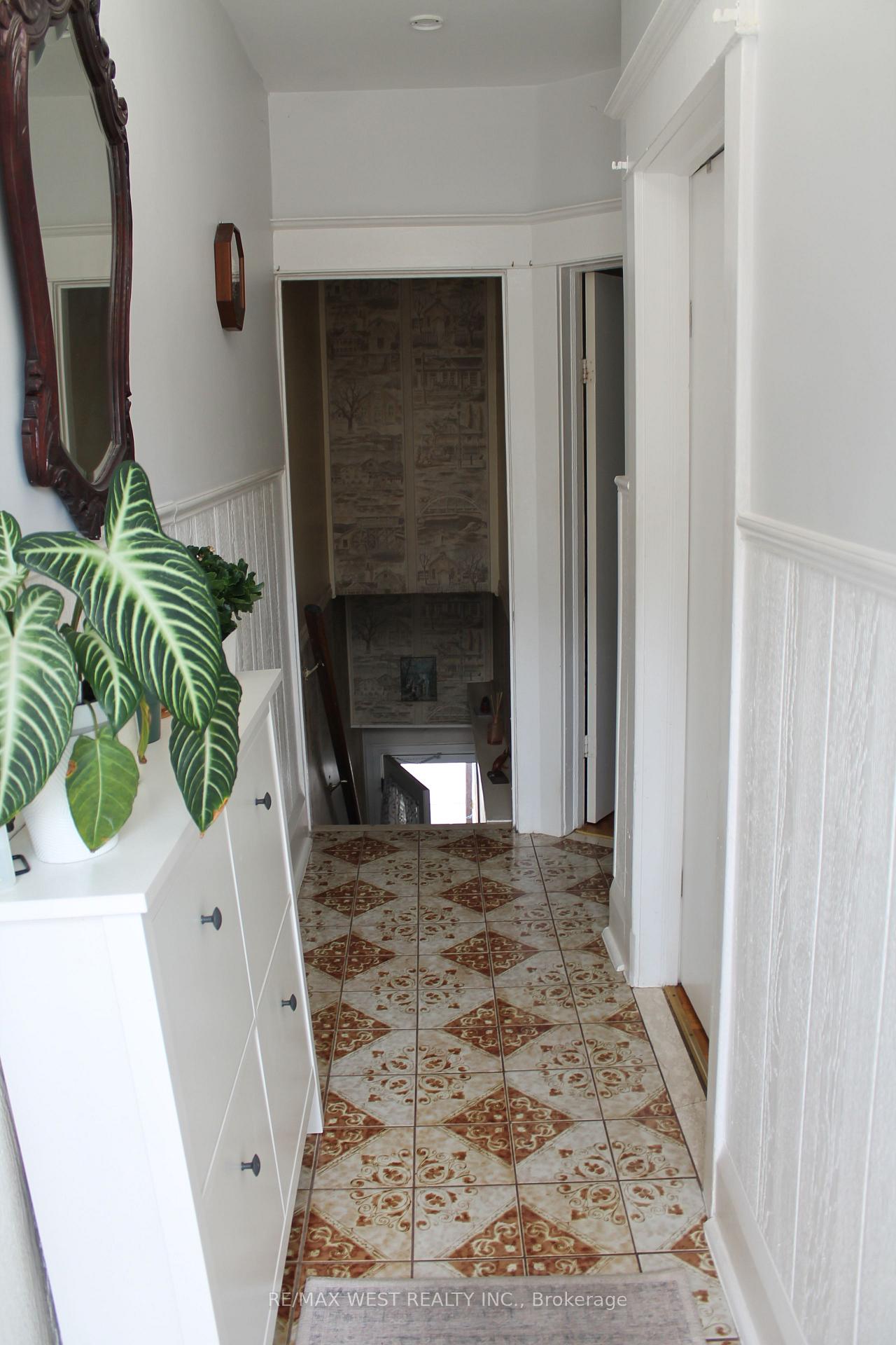 Photo 12 of 11A Woodcroft Crescent, Toronto, Caledonia-Fairbank — HOMEH