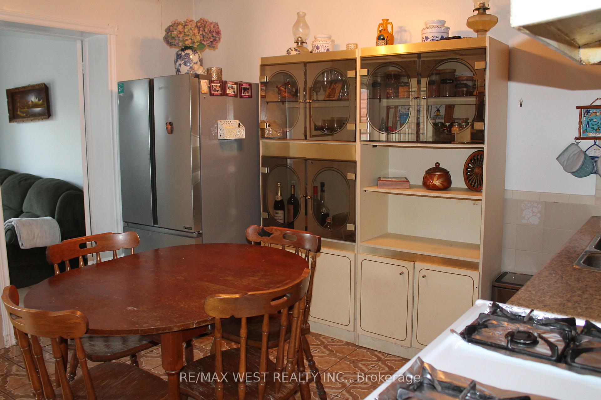 Photo 15 of 11A Woodcroft Crescent, Toronto, Caledonia-Fairbank — HOMEH