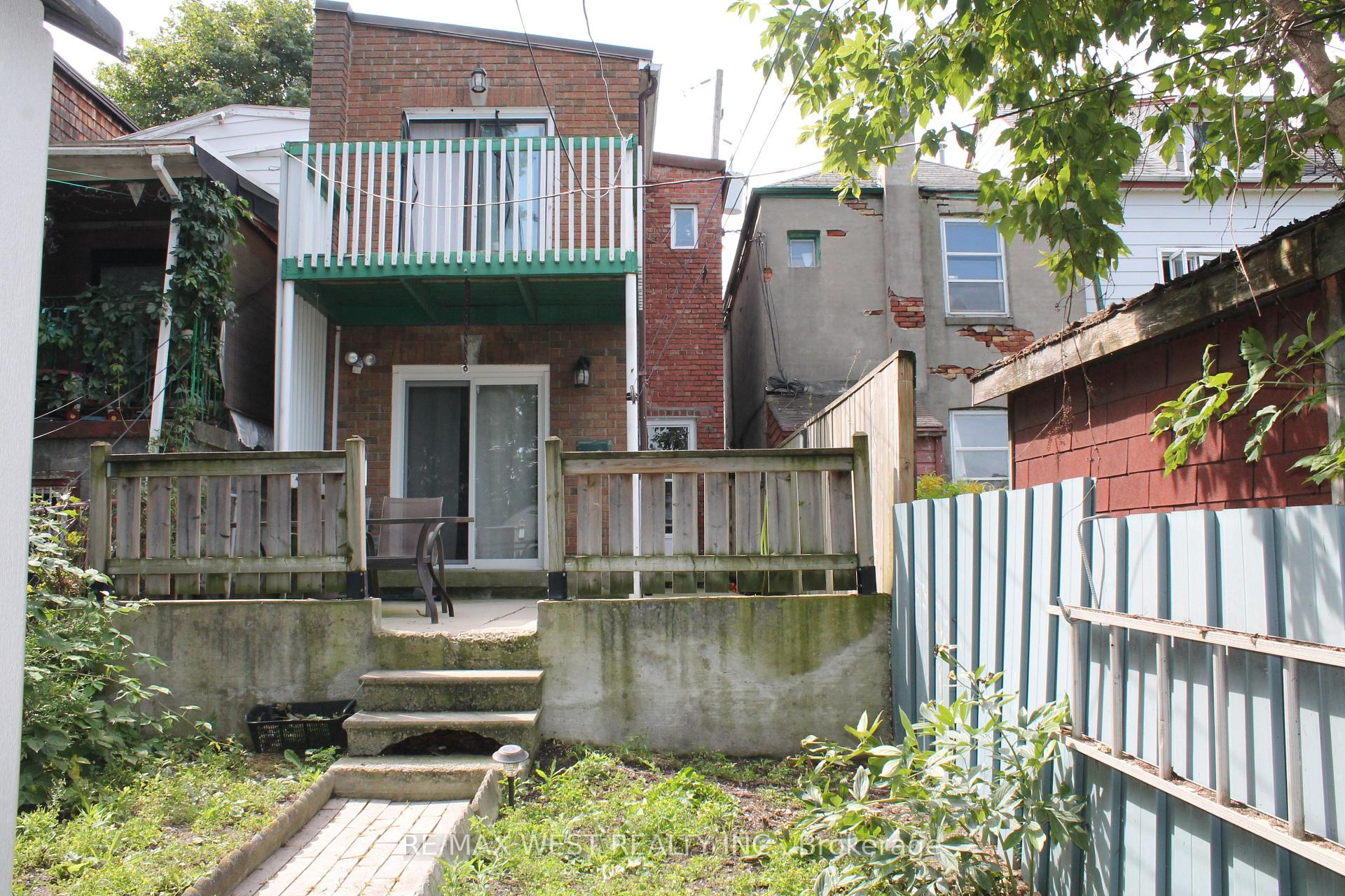 Photo 21 of 11A Woodcroft Crescent, Toronto, Caledonia-Fairbank — HOMEH