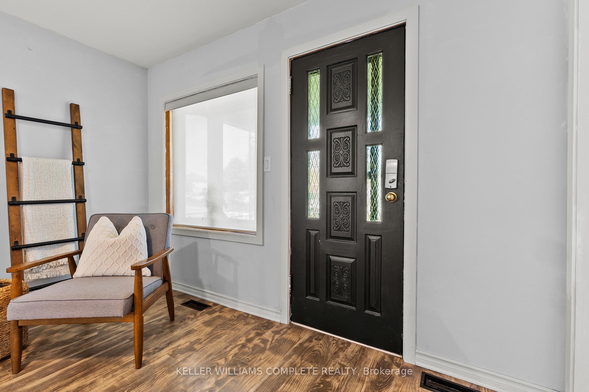Photo 2 of 10 Monck Street, St. Catharines, Western Hill — HOMEH