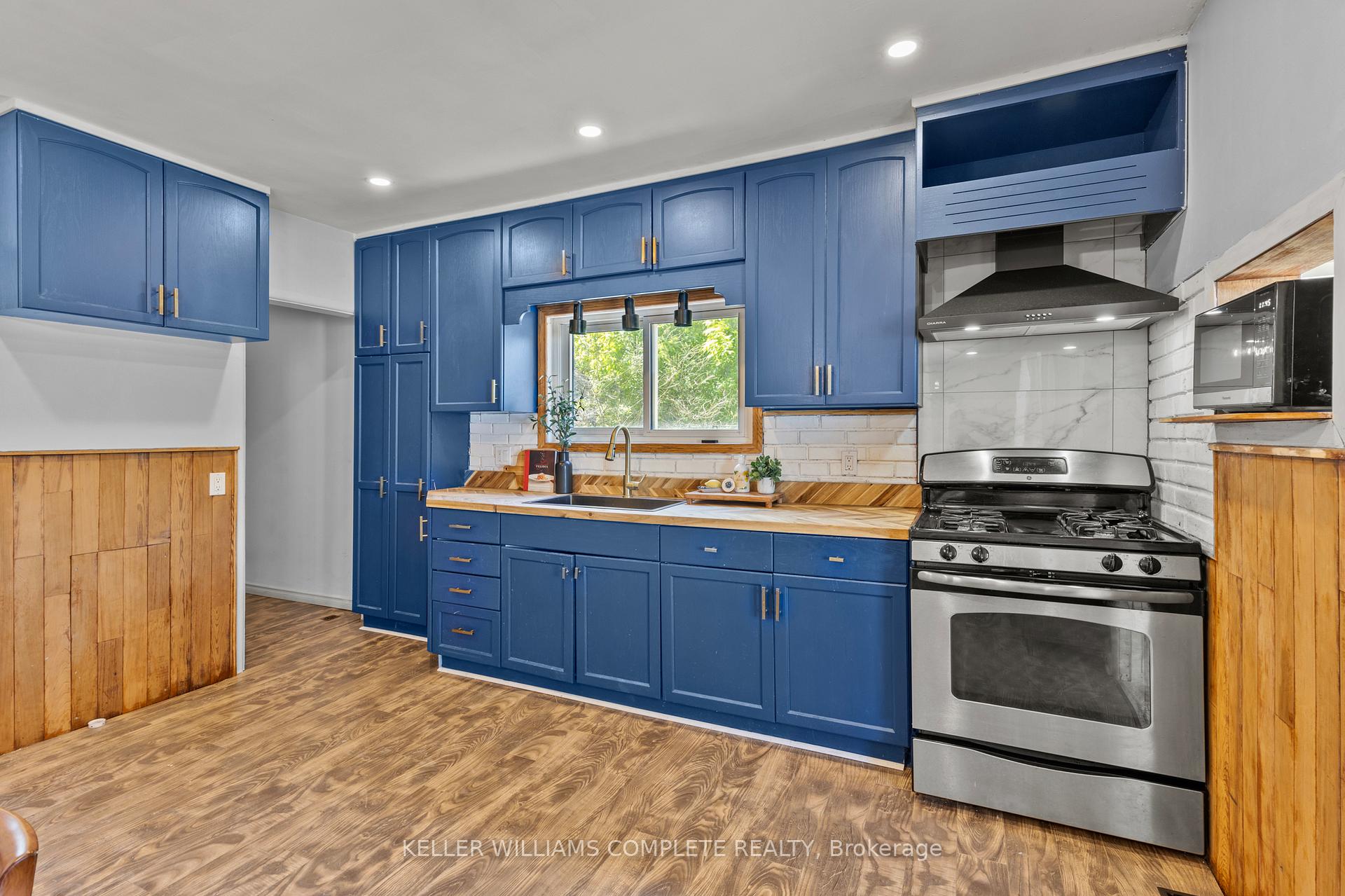Photo 13 of 10 Monck Street, St. Catharines, Western Hill — HOMEH