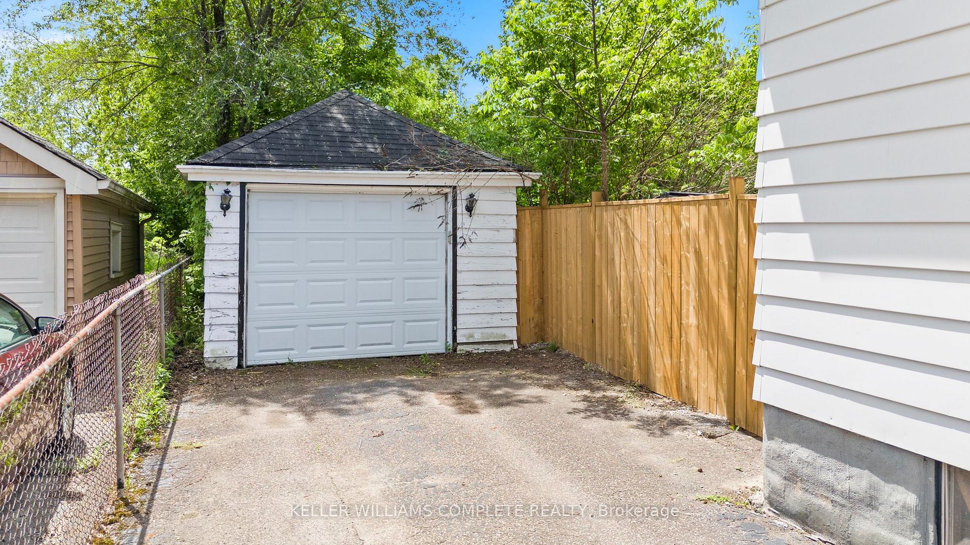 Photo 35 of 10 Monck Street, St. Catharines, Western Hill — HOMEH