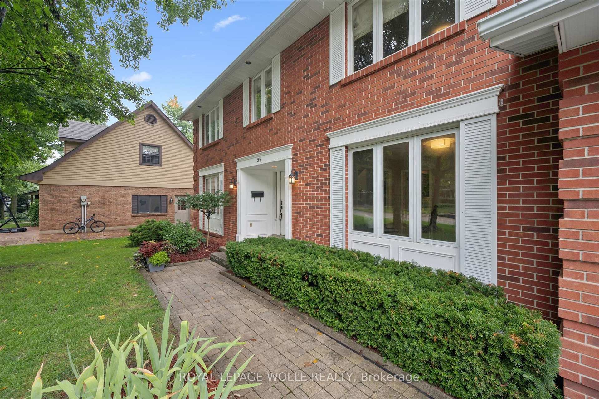 Photo 5 of 35 Pintail Drive, Woolwich, Elmira — HOMEH