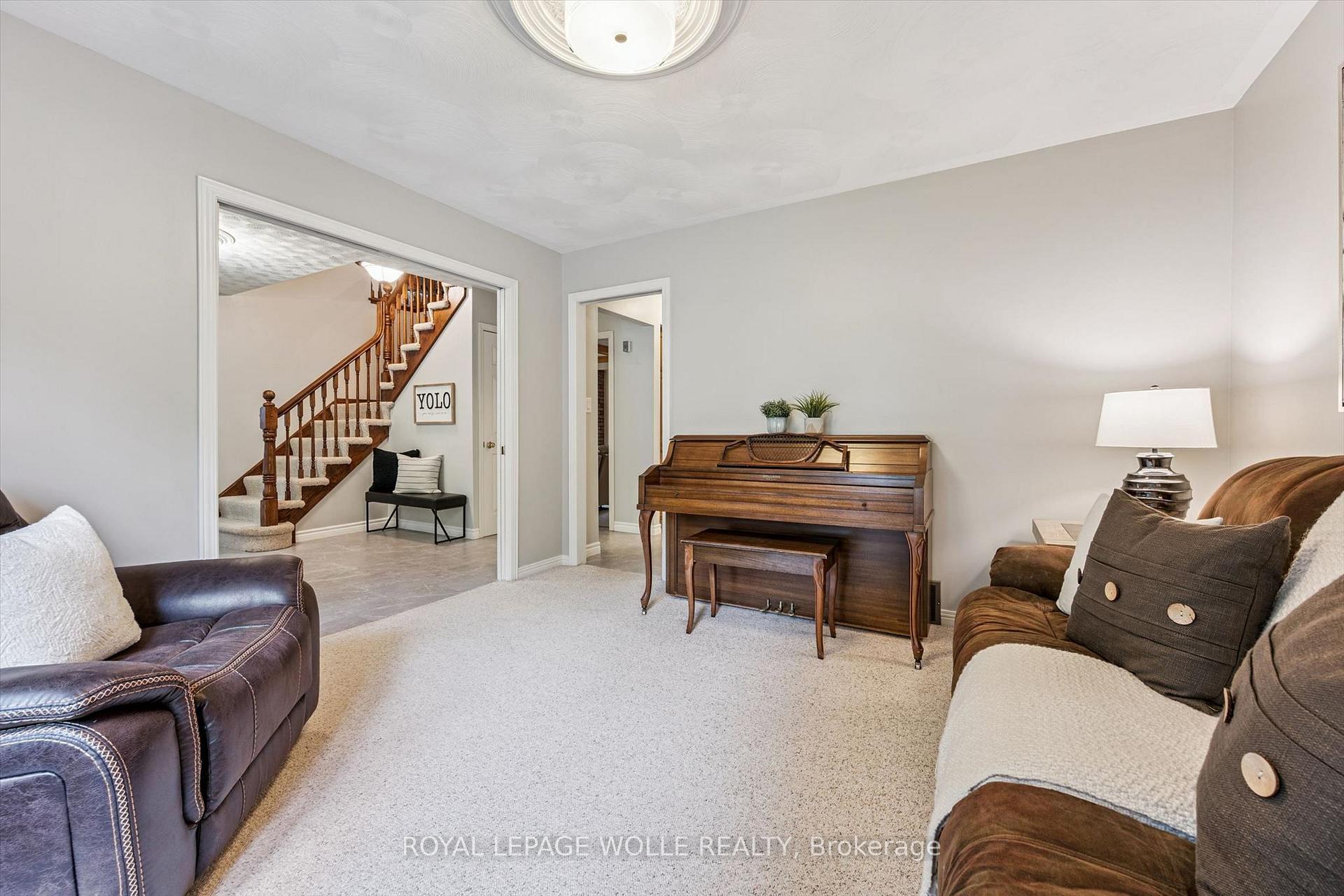 Photo 10 of 35 Pintail Drive, Woolwich, Elmira — HOMEH