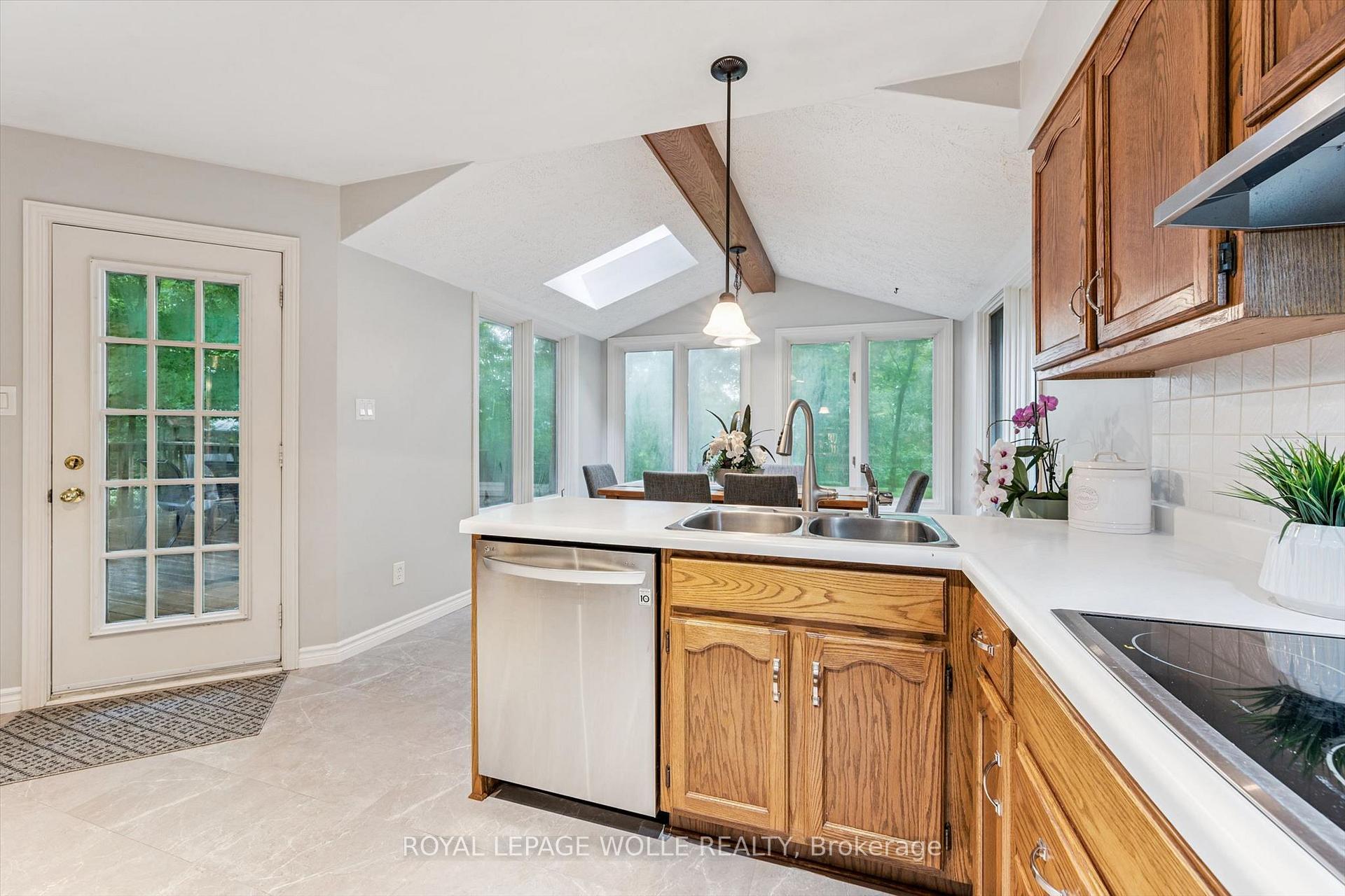 Photo 17 of 35 Pintail Drive, Woolwich, Elmira — HOMEH