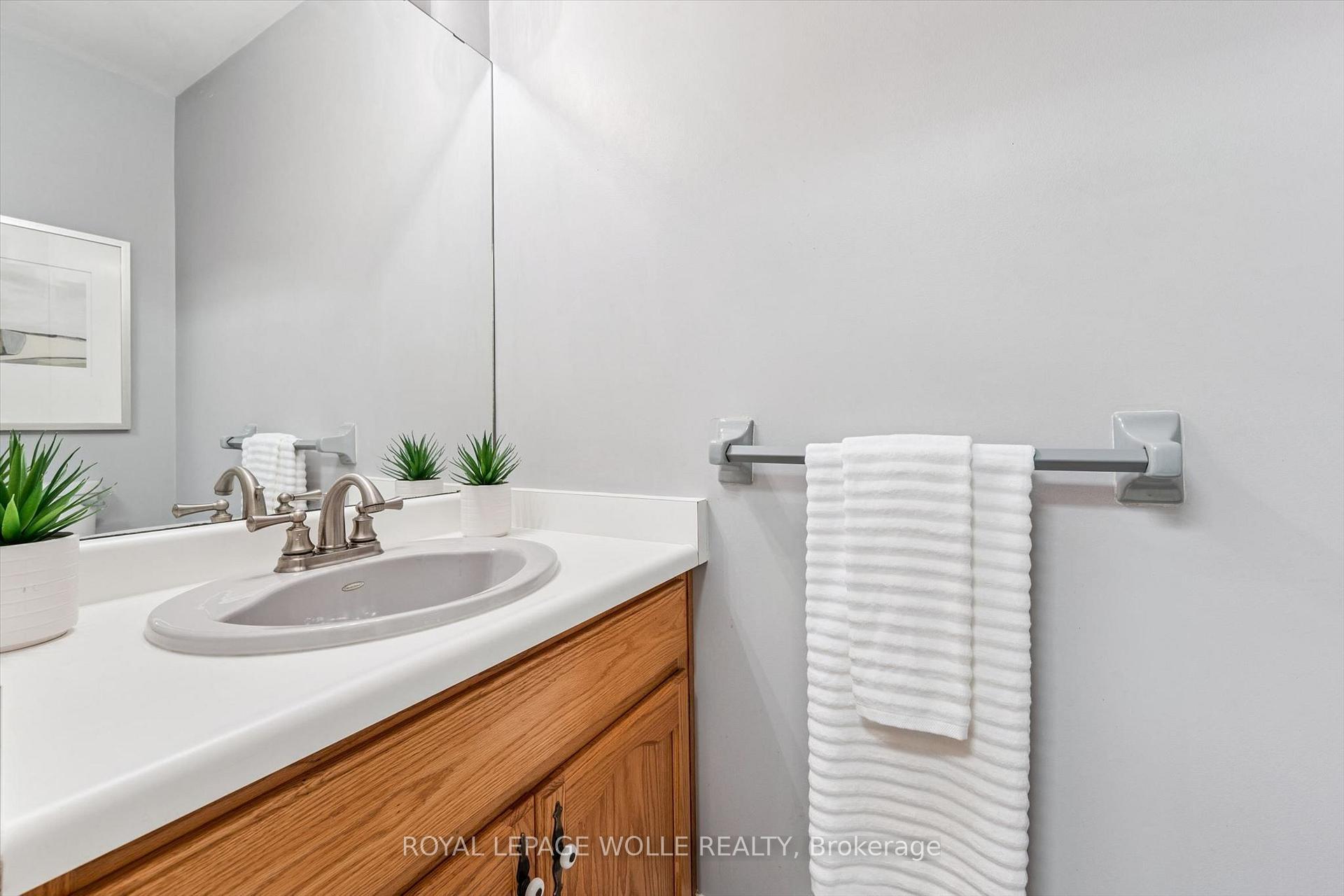 Photo 22 of 35 Pintail Drive, Woolwich, Elmira — HOMEH