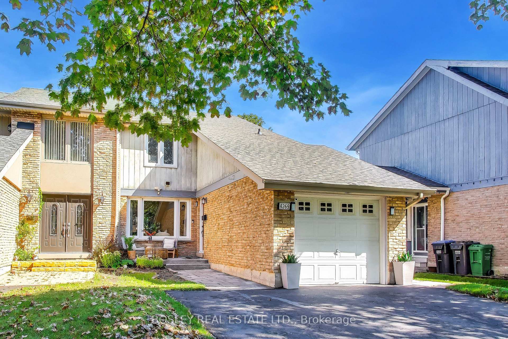 Photo 2 of 4269 Taffey Crescent, Mississauga, Erin Mills — HOMEH