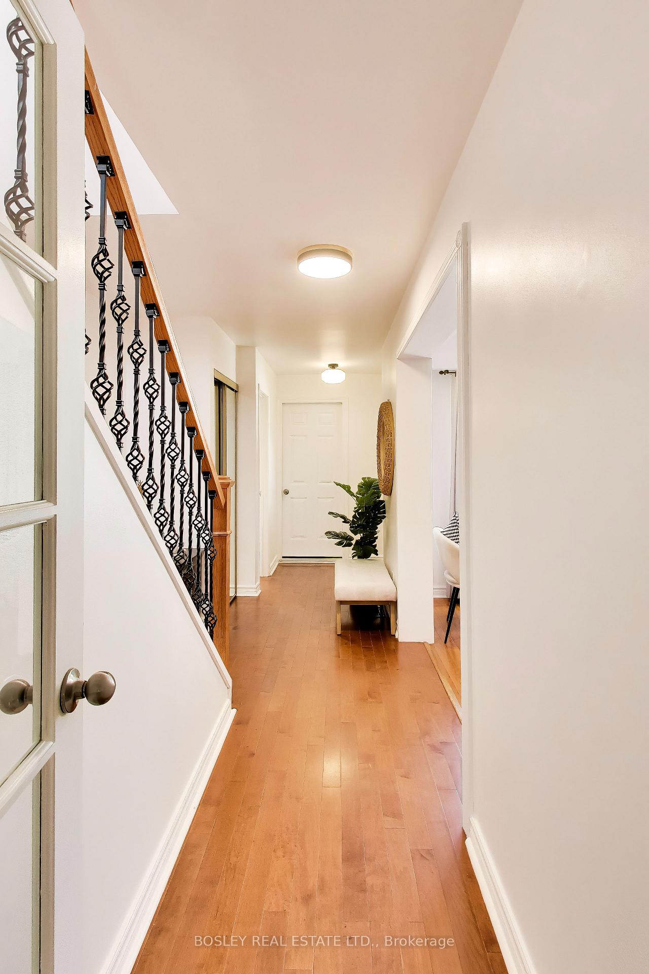 Photo 5 of 4269 Taffey Crescent, Mississauga, Erin Mills — HOMEH