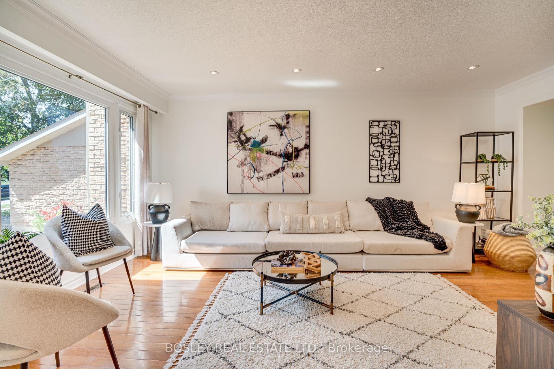 Photo 6 of 4269 Taffey Crescent, Mississauga, Erin Mills — HOMEH