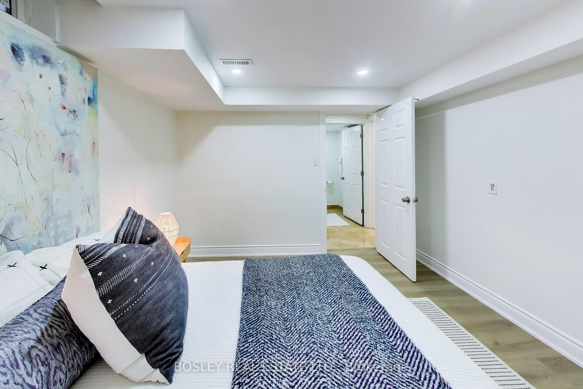 Photo 33 of 4269 Taffey Crescent, Mississauga, Erin Mills — HOMEH