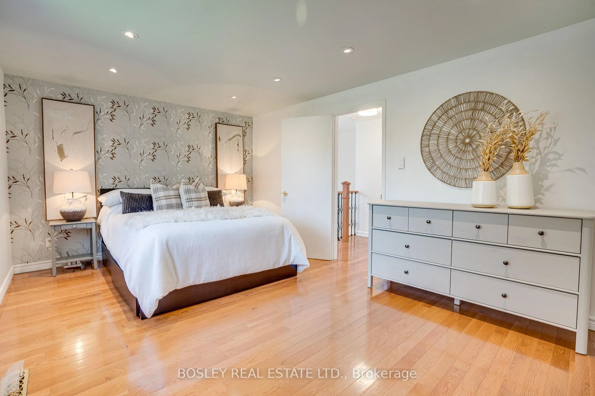 Photo 45 of 4269 Taffey Crescent, Mississauga, Erin Mills — HOMEH
