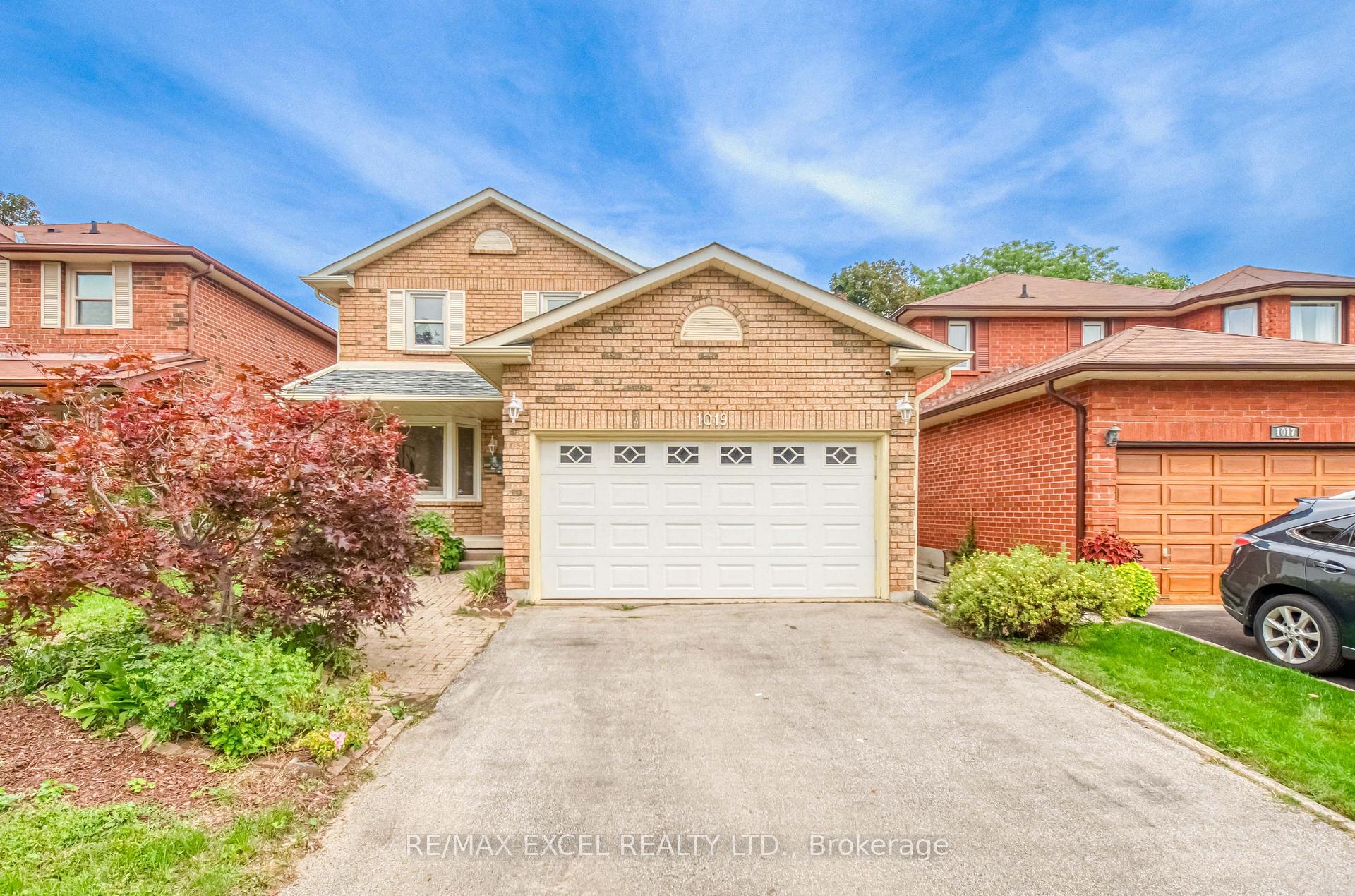 Front of 1019 Rouge Valley Drive