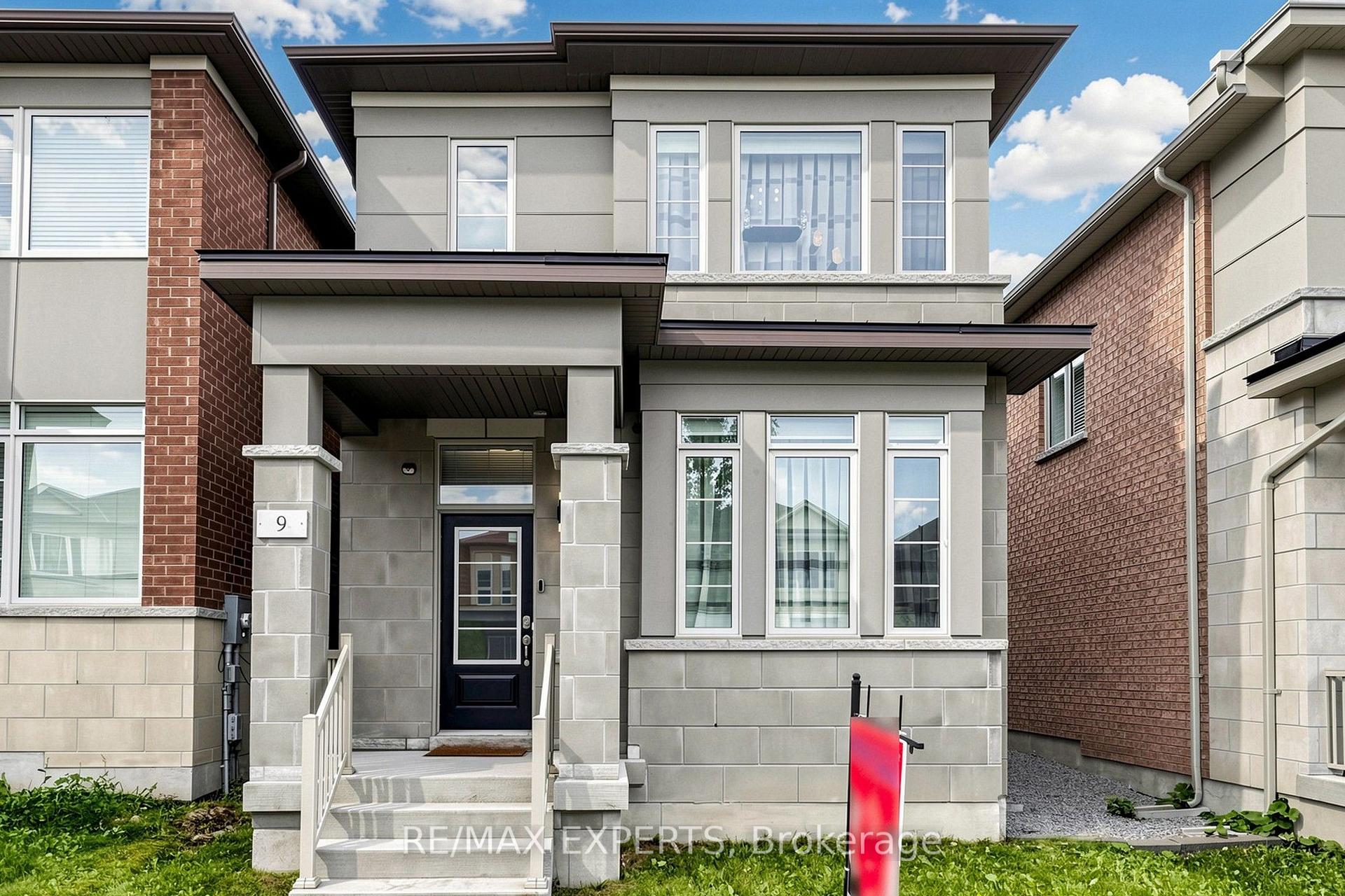 Photo 1 of 9 Applegate Drive, East Gwillimbury, Sharon — HOMEH