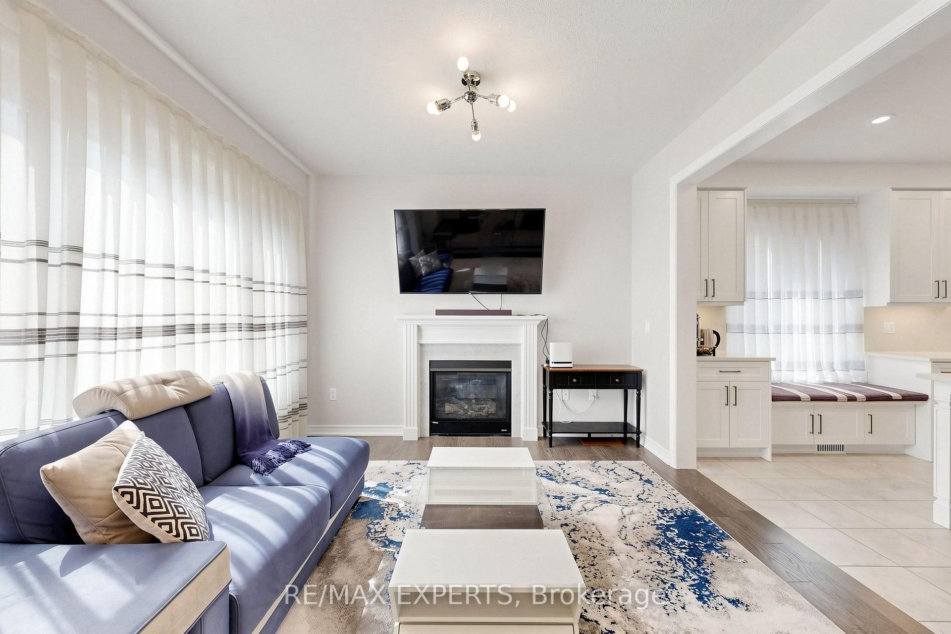 Photo 6 of 9 Applegate Drive, East Gwillimbury, Sharon — HOMEH