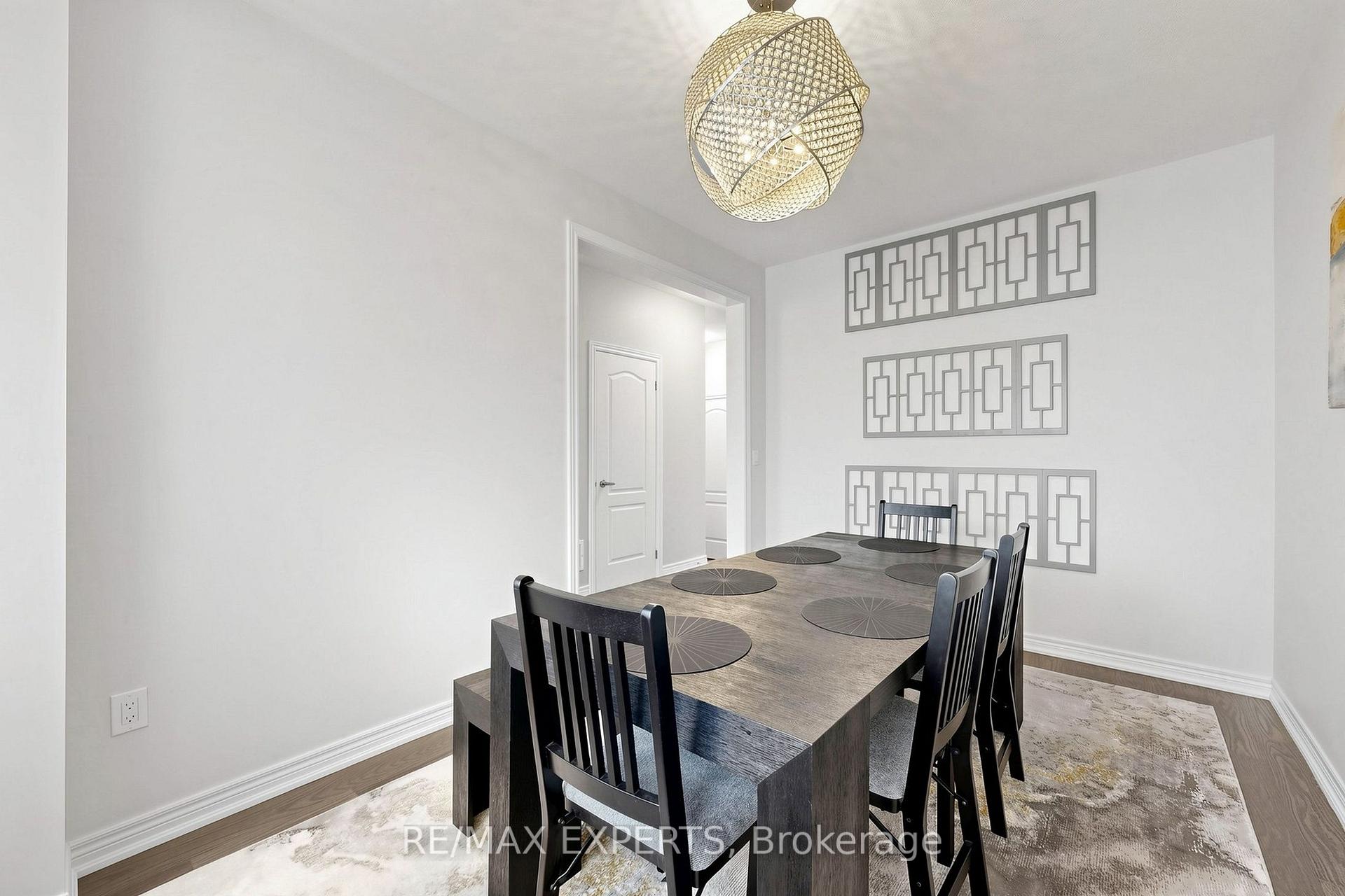 Photo 10 of 9 Applegate Drive, East Gwillimbury, Sharon — HOMEH