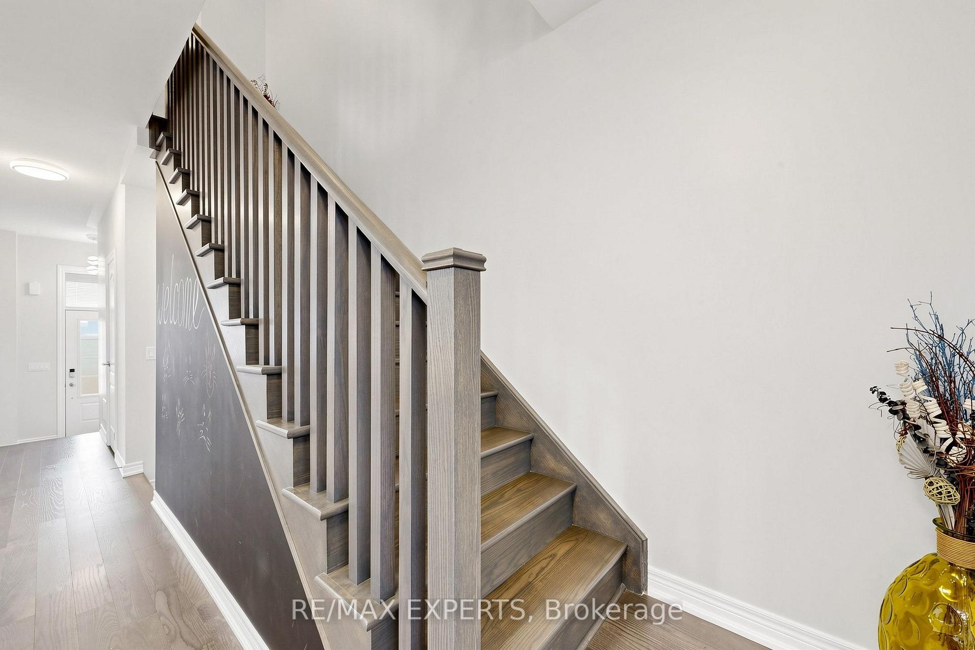 Photo 17 of 9 Applegate Drive, East Gwillimbury, Sharon — HOMEH