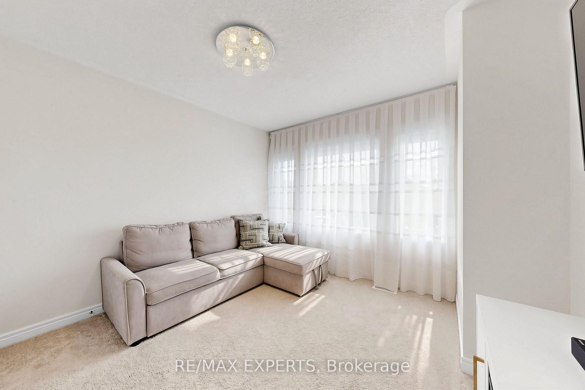 Photo 20 of 9 Applegate Drive, East Gwillimbury, Sharon — HOMEH