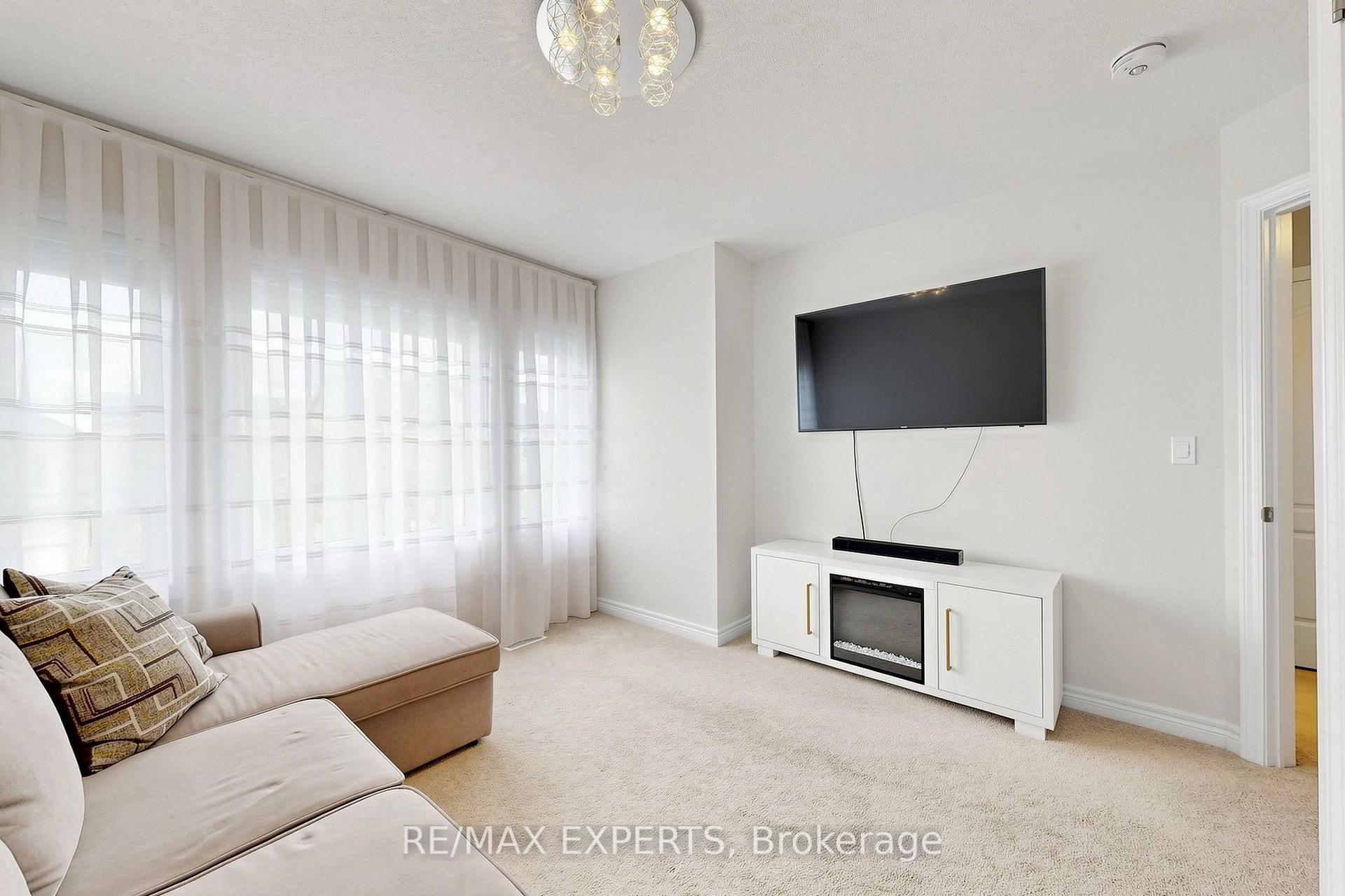Photo 21 of 9 Applegate Drive, East Gwillimbury, Sharon — HOMEH