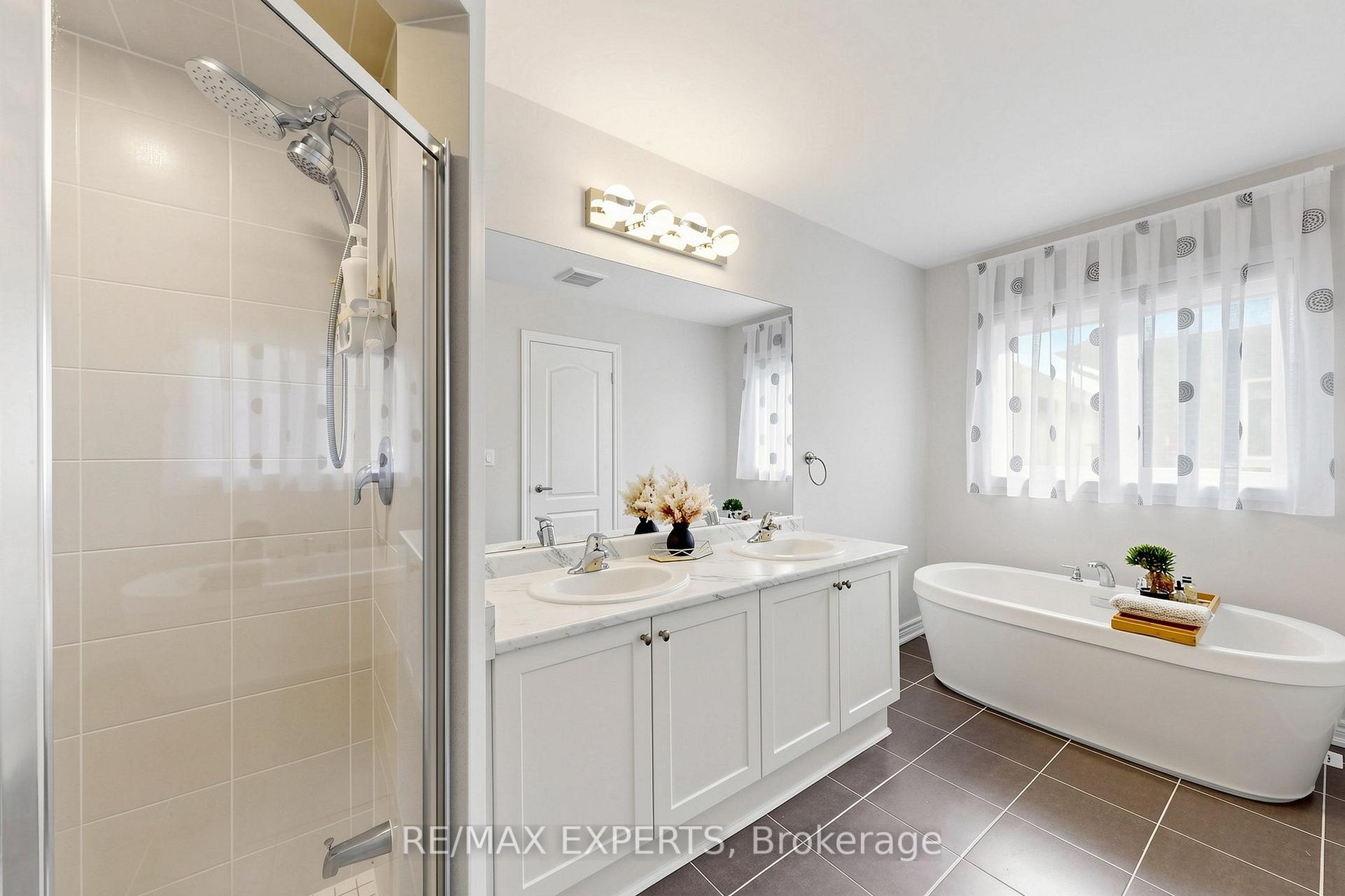 Photo 29 of 9 Applegate Drive, East Gwillimbury, Sharon — HOMEH