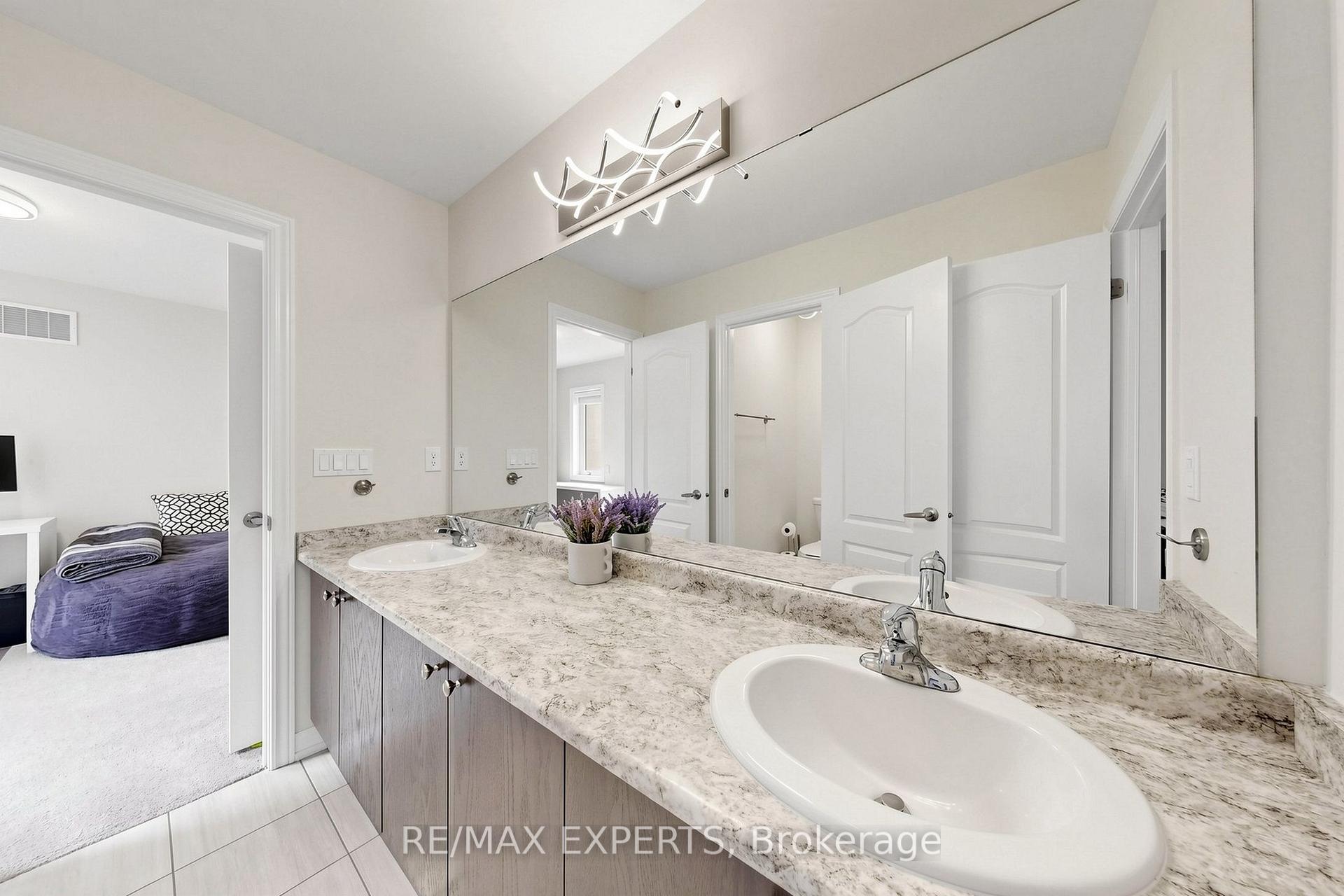 Photo 35 of 9 Applegate Drive, East Gwillimbury, Sharon — HOMEH