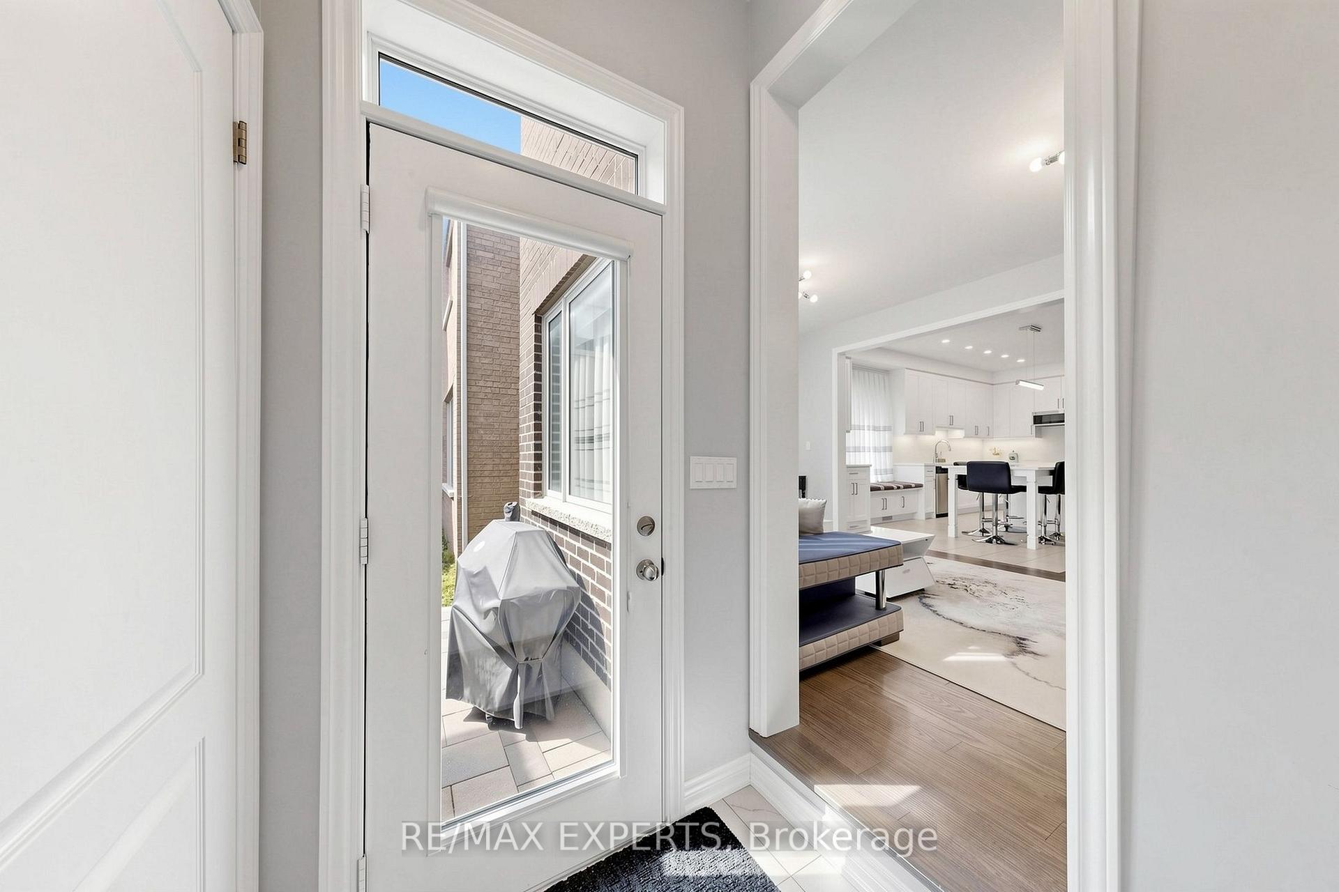 Photo 43 of 9 Applegate Drive, East Gwillimbury, Sharon — HOMEH
